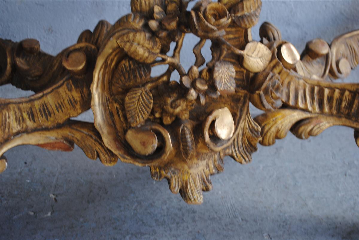 Konsole im Louis-XV-Stil des frühen 19. Jahrhunderts aus vergoldetem Holz mit Marmorplatte im Zustand „Gut“ im Angebot in Marseille, FR