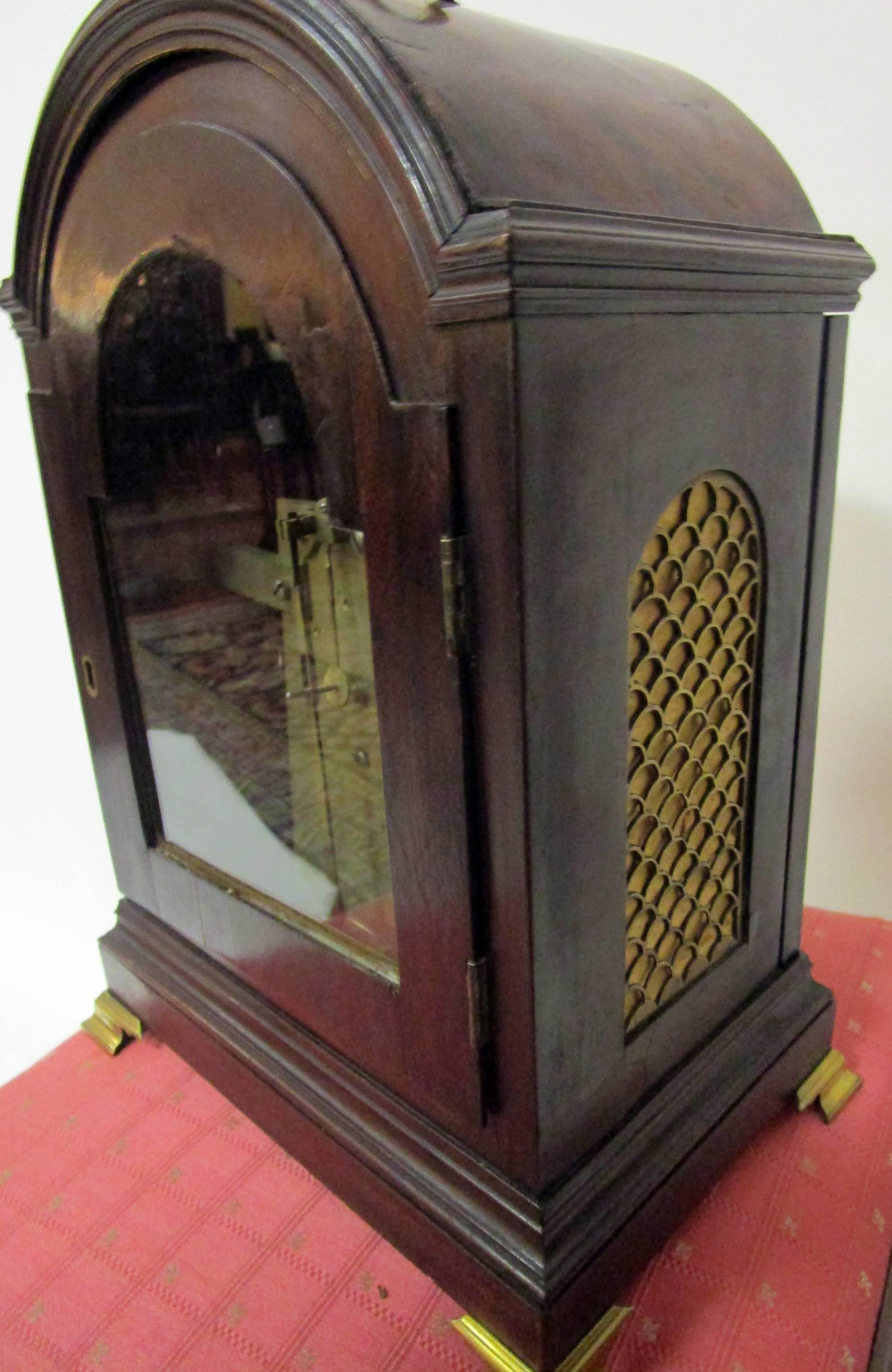 Brass Early 19th century Regency English Mahogany Bracket Clock For Sale