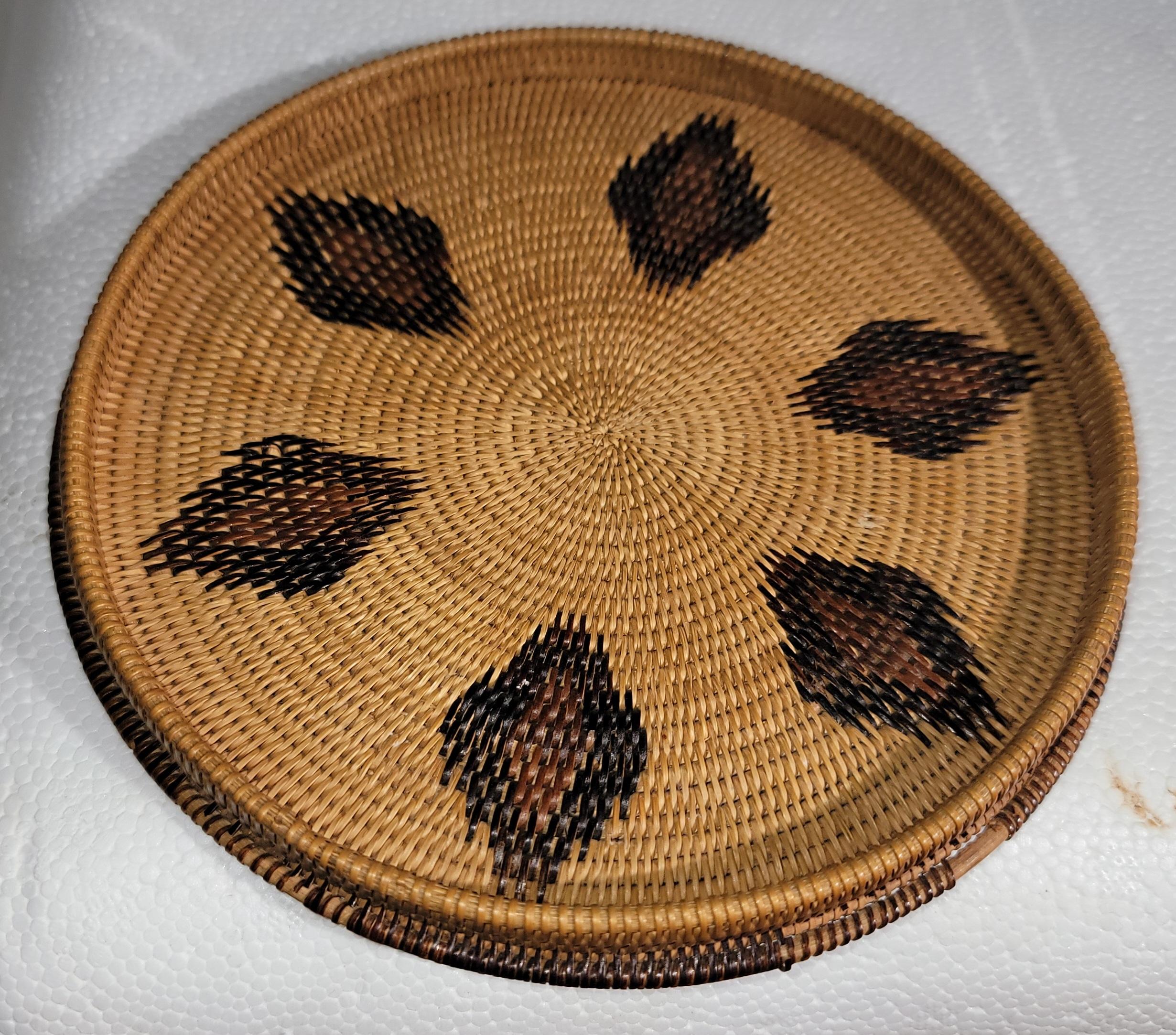 20th Century Early 19thc American Indian Lidded Basket For Sale