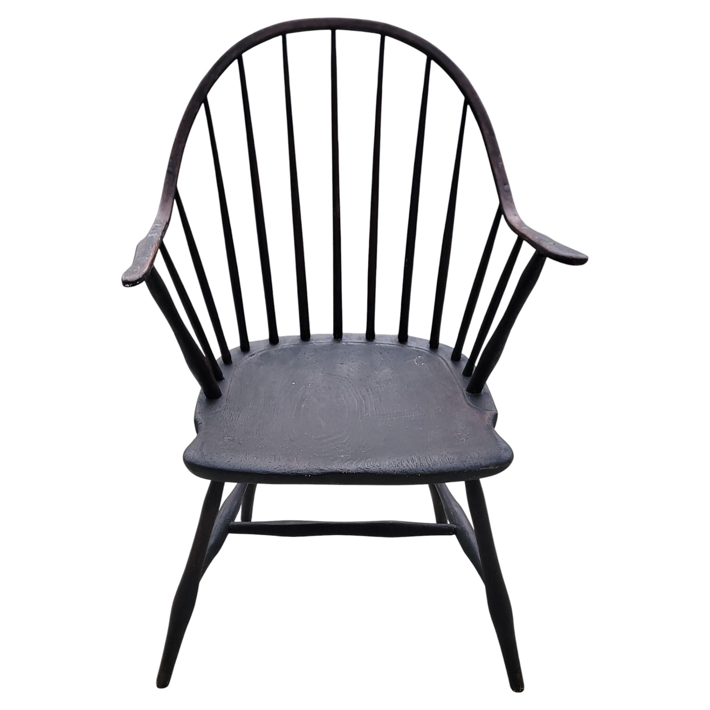 Silla Windsor de principios del siglo XIX, con brazos alargados y pintura original