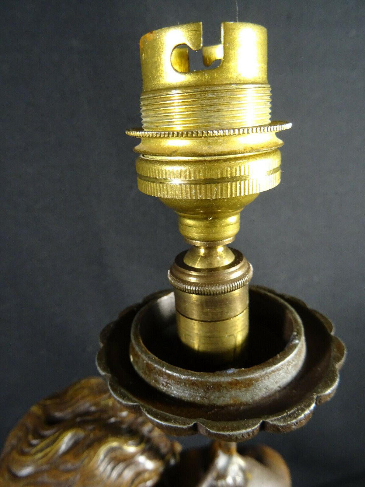 Lampe de table Louis XV en bronze ancien du début du 19ème siècle - Ultra Haute Qualité Bon état - En vente à Opa Locka, FL