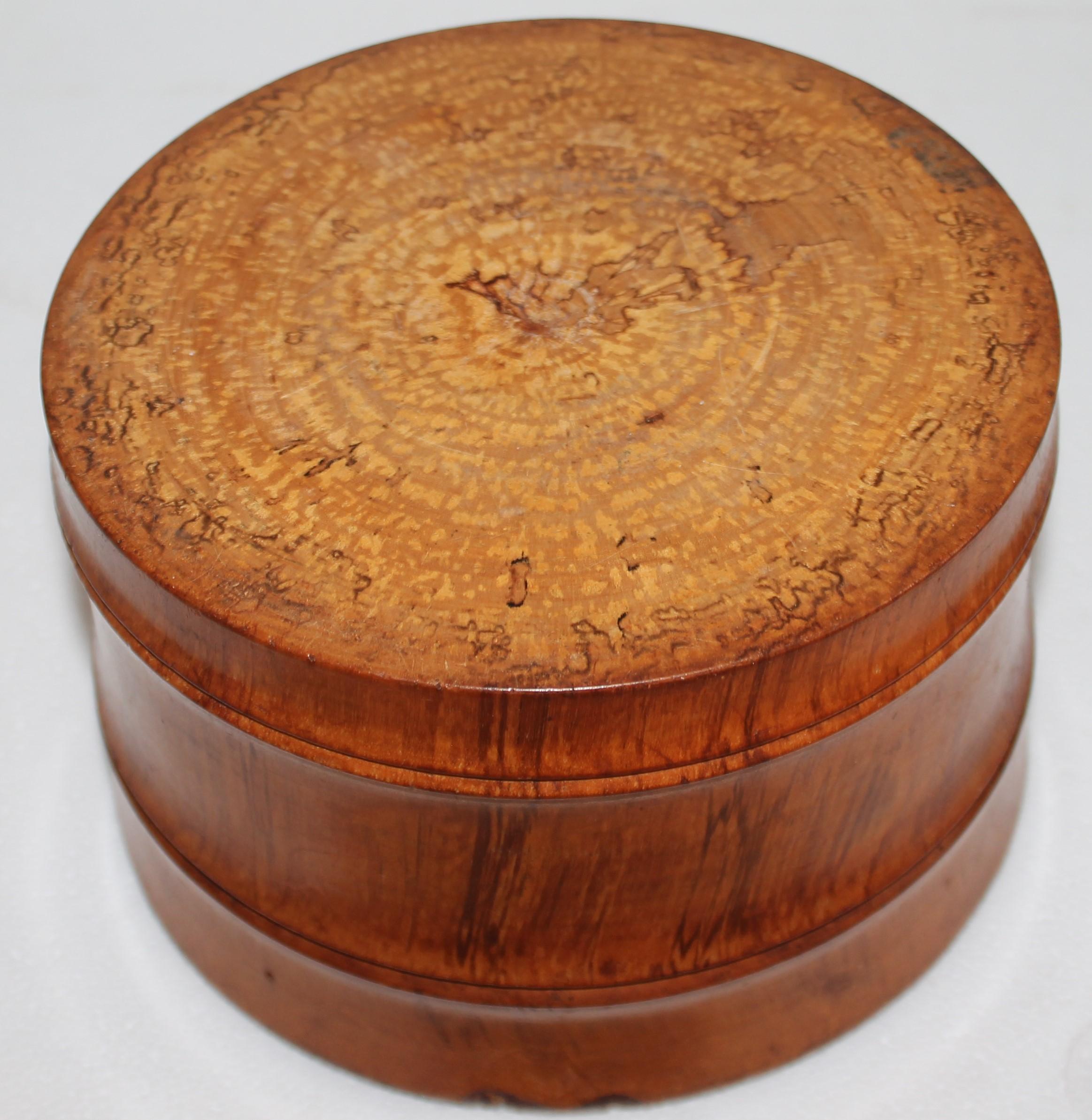 Early 19Thc Hand Carved Wood Canister In Good Condition For Sale In Los Angeles, CA