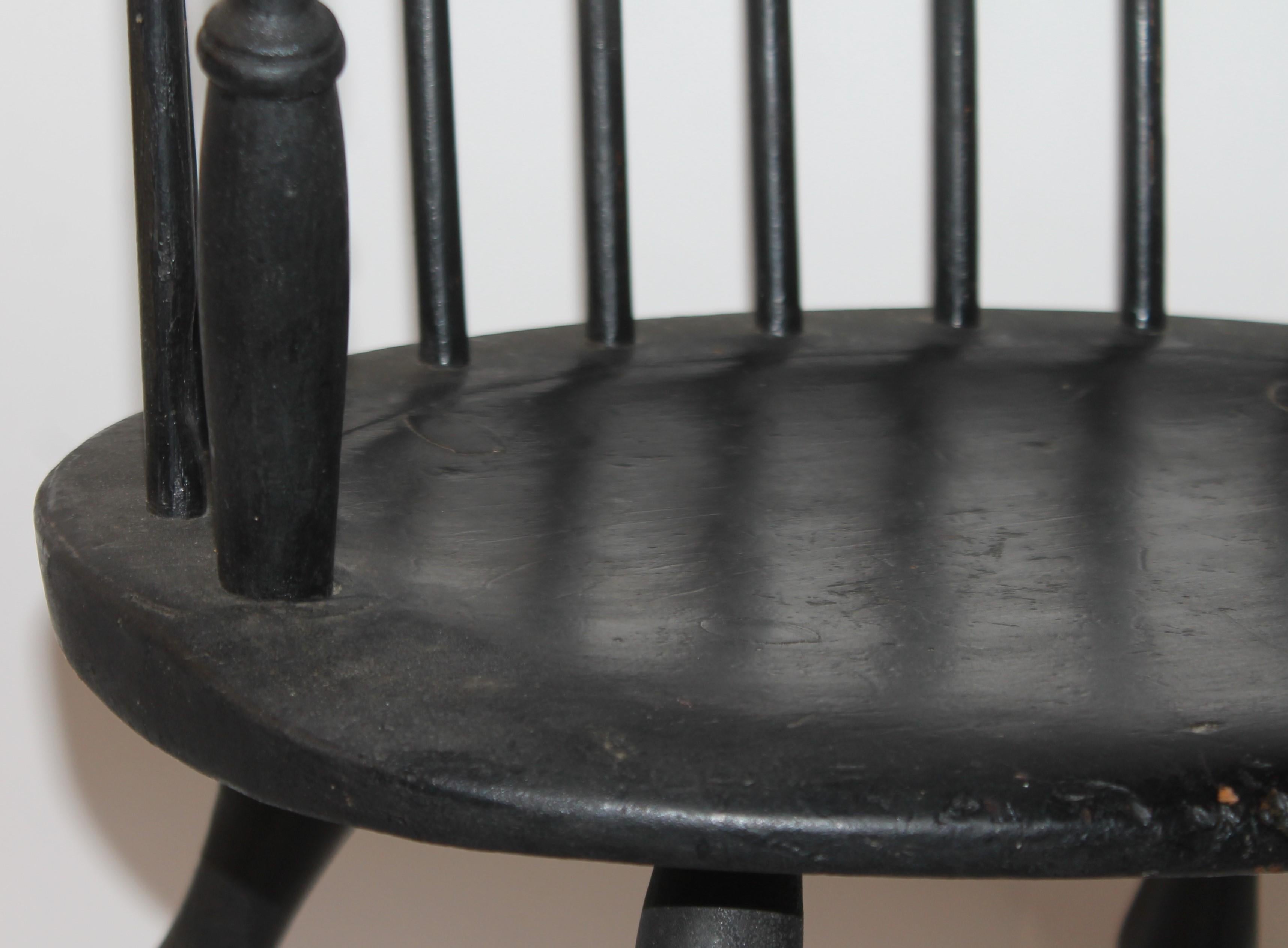 Hand-Crafted Early 19th C Hoop Back Windsor in Original Black Paint For Sale