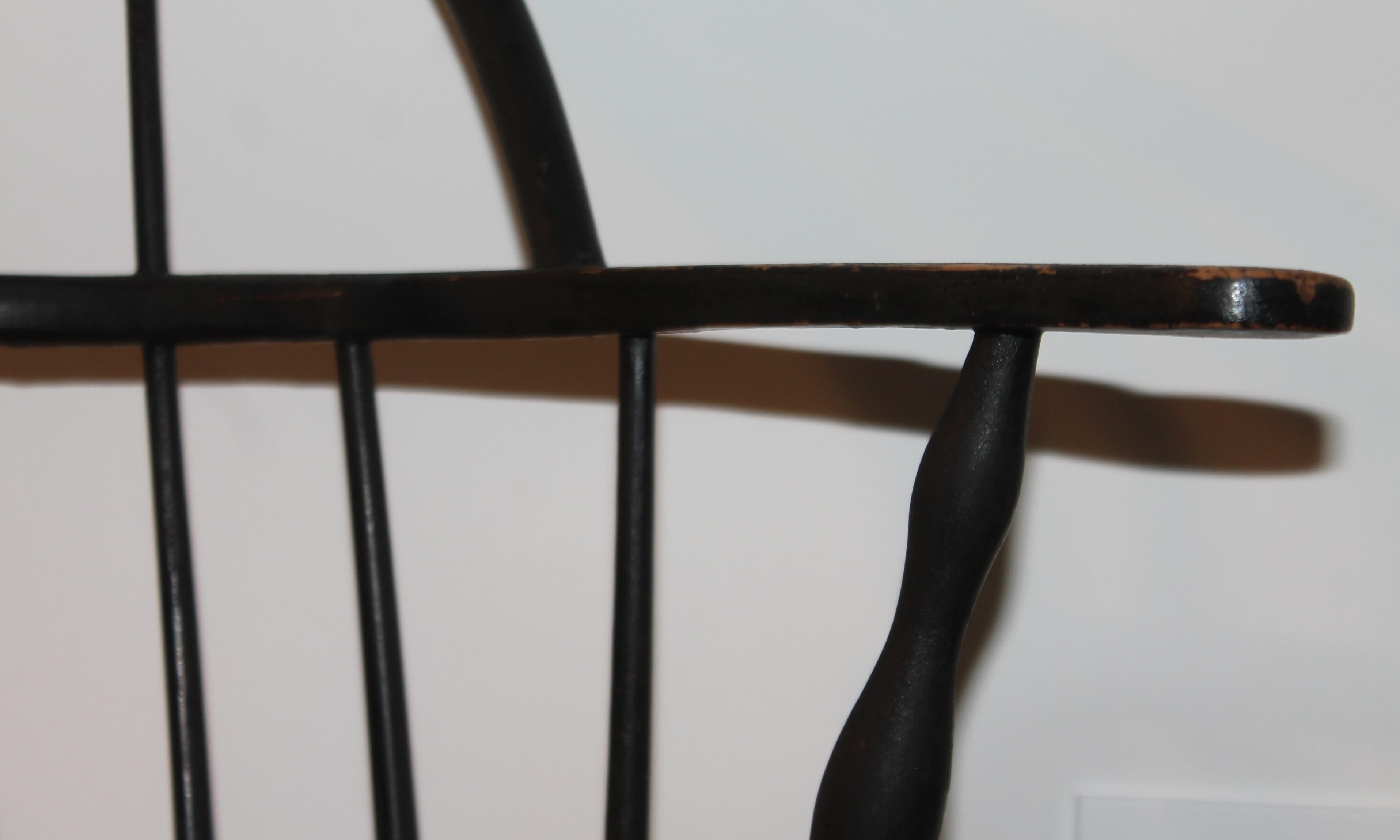 Bois A.I.C., A.C.I.C. en peinture noire d'origine en vente