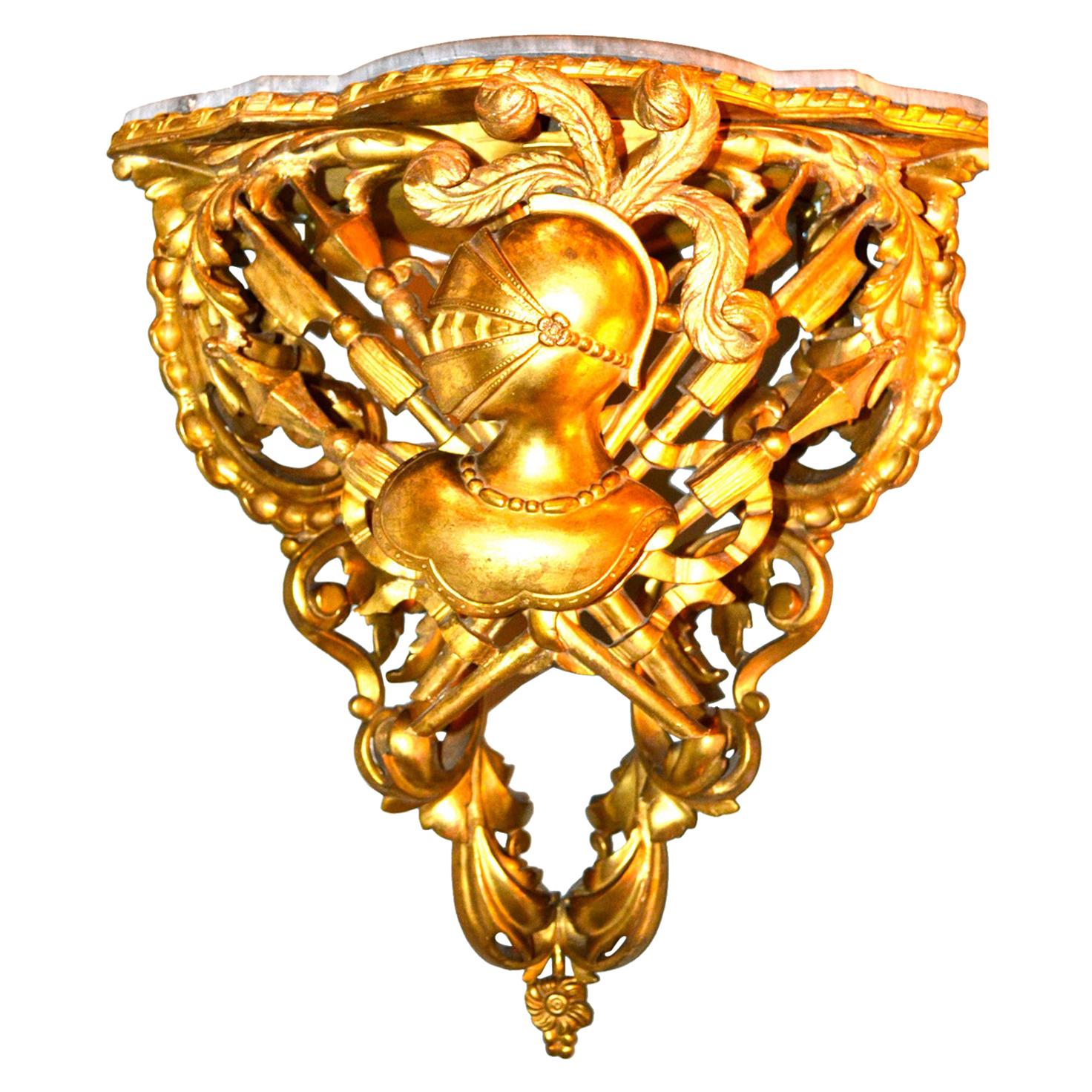 Early 19th Century Italian Carved and Giltwood Corner Bracket For Sale