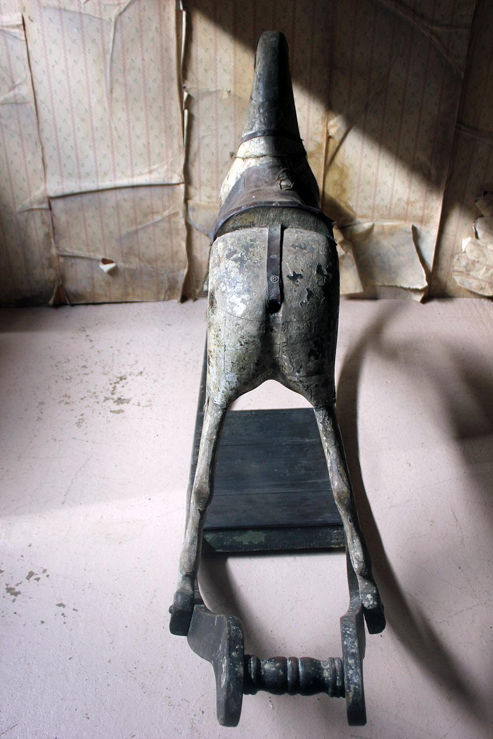 Early 19th Century Large Dappled Grey Bow Rocking Horse, circa 1820-1830 2