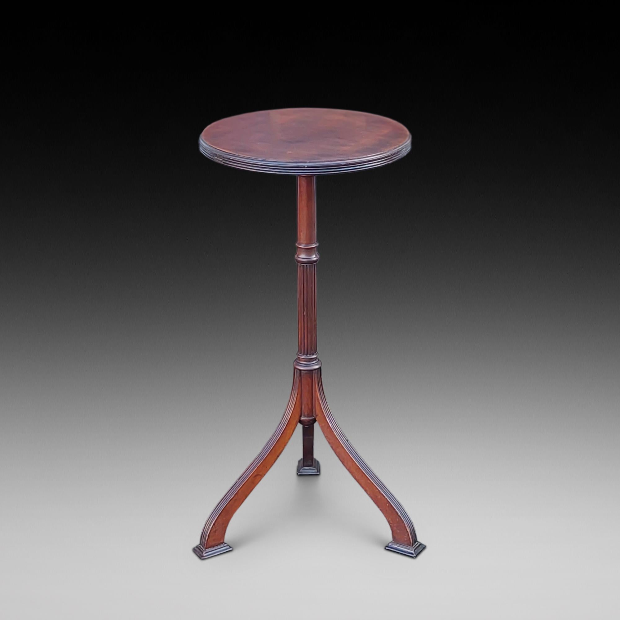 Early 19thC mahogany lamp wine table, figured circular top with reeded edge, on turned and reed moulded stem, three reeded tapered supports on rectangular moulded pad feet - probably Gillows of Lancaster - 12