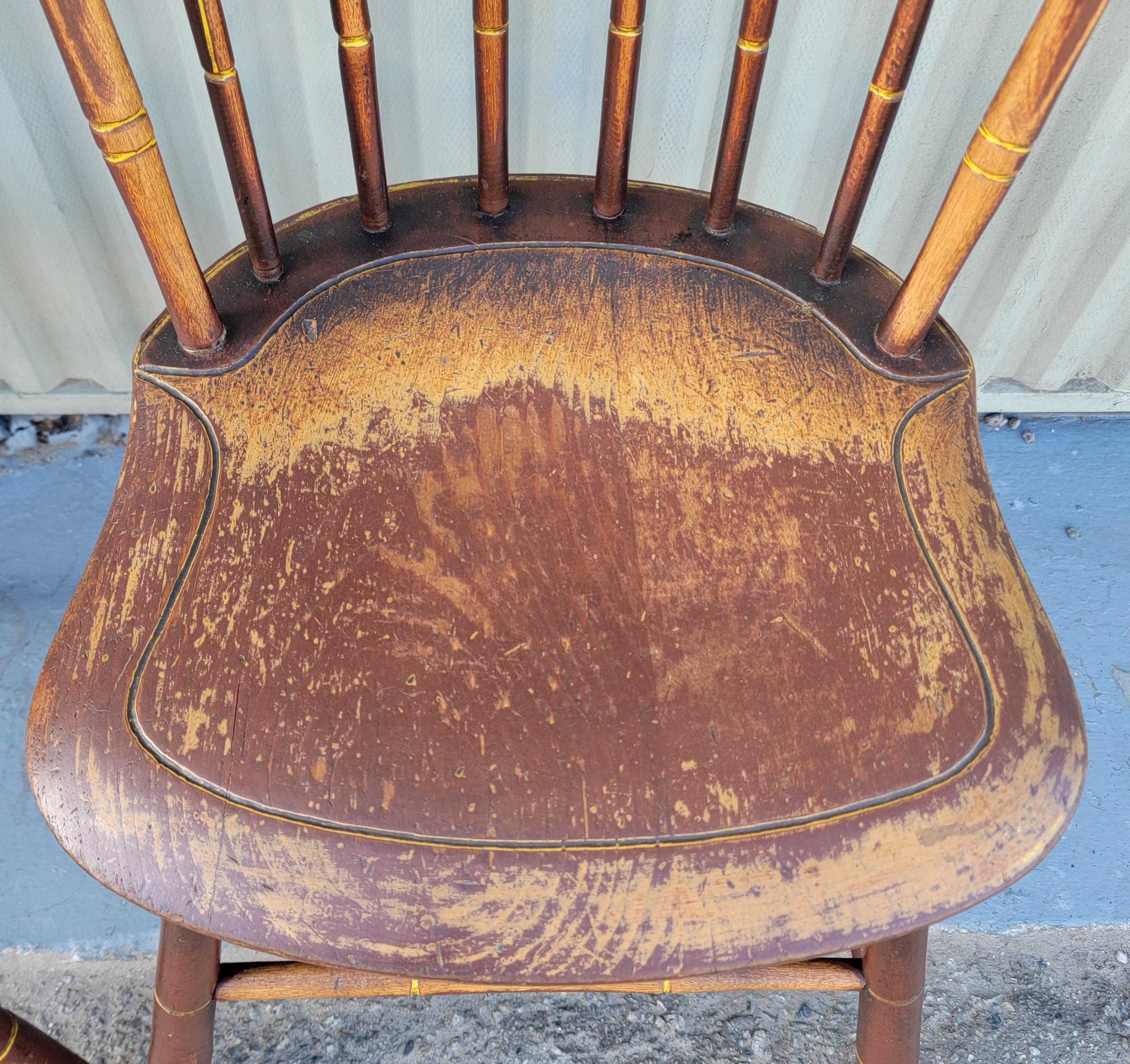 Early 19Thc Original Paint Decorated Windsor Chairs In Good Condition For Sale In Los Angeles, CA