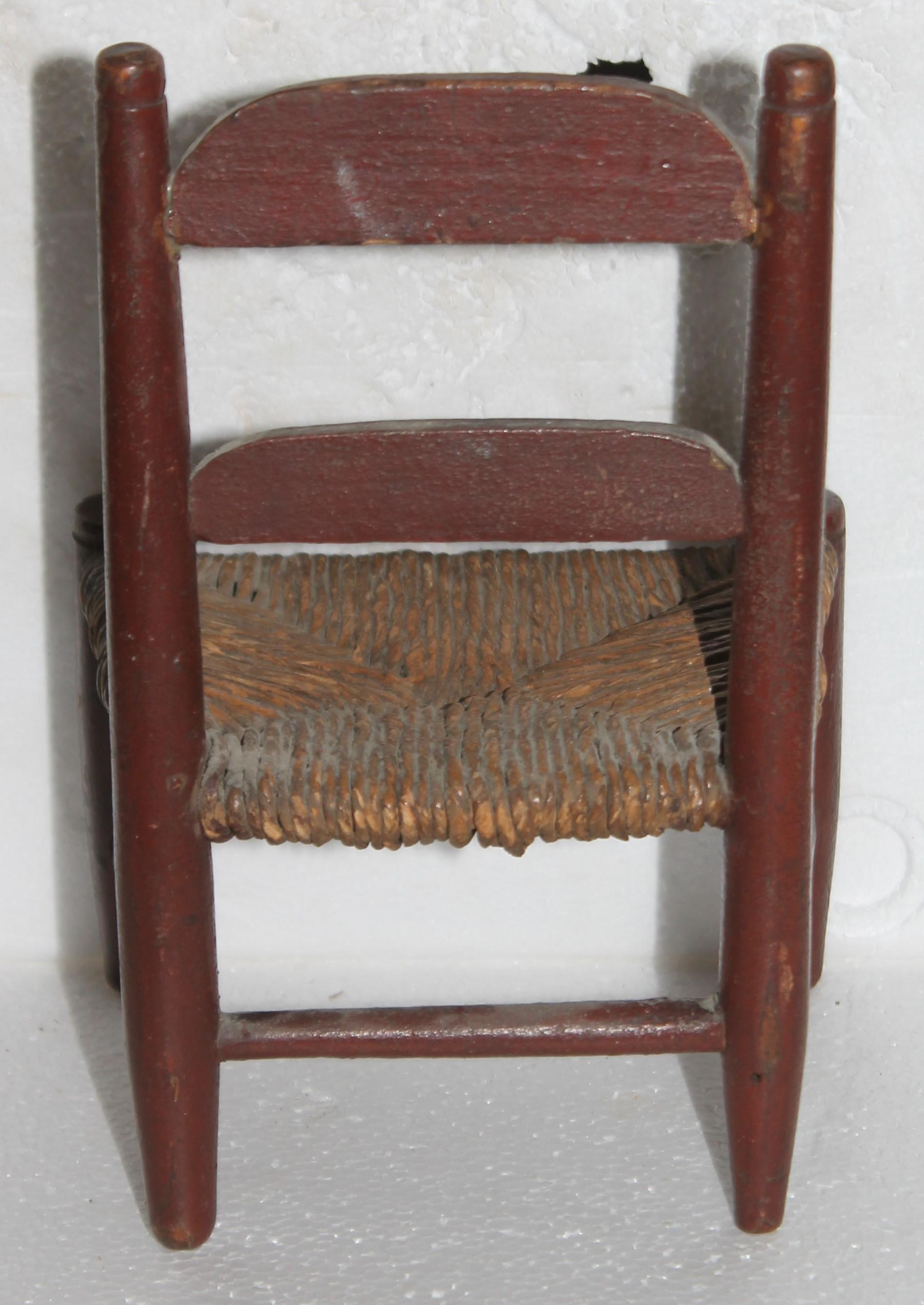 Early 19thc Original Painted Miniature Chair In Good Condition For Sale In Los Angeles, CA