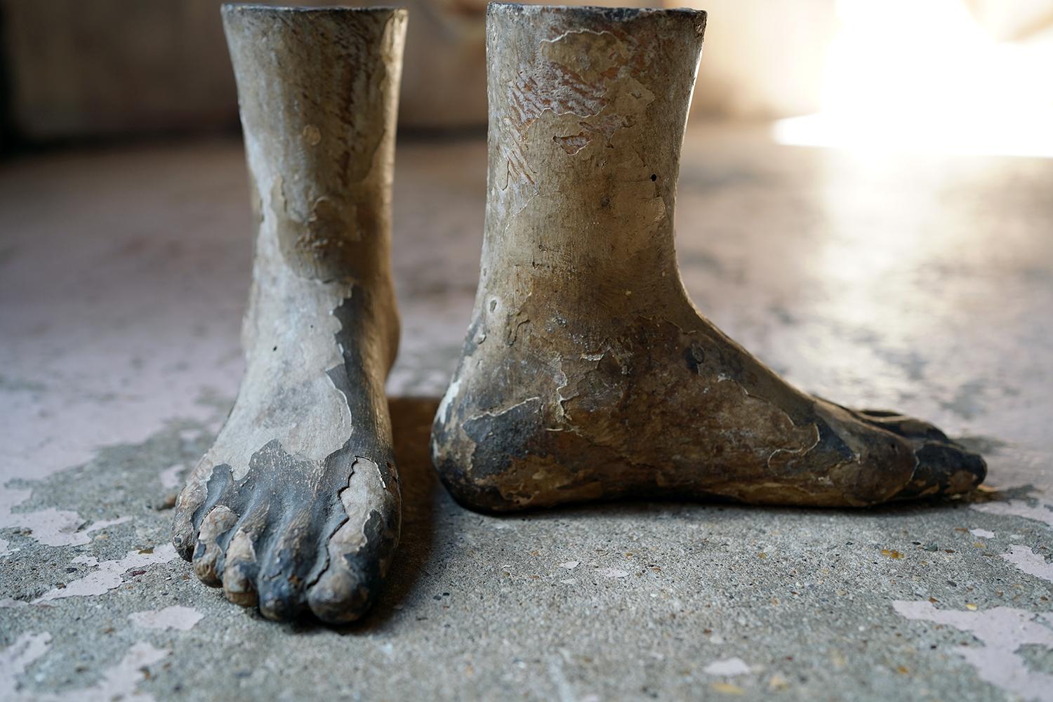 Early 19thC Pair of Carved Pine & Painted Gesso Mannequin Feet 6