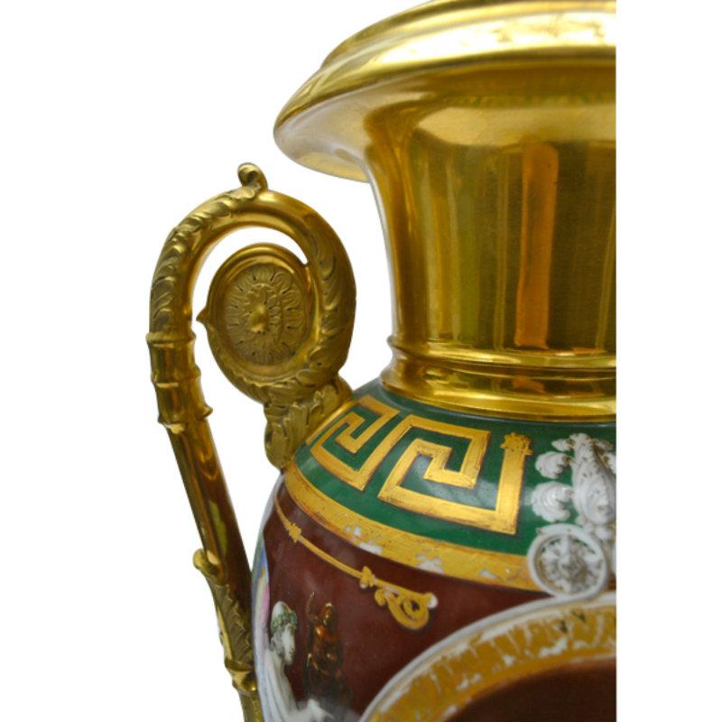 Urne en porcelaine de Paris du début du XIXe siècle Bon état - En vente à Vancouver, British Columbia