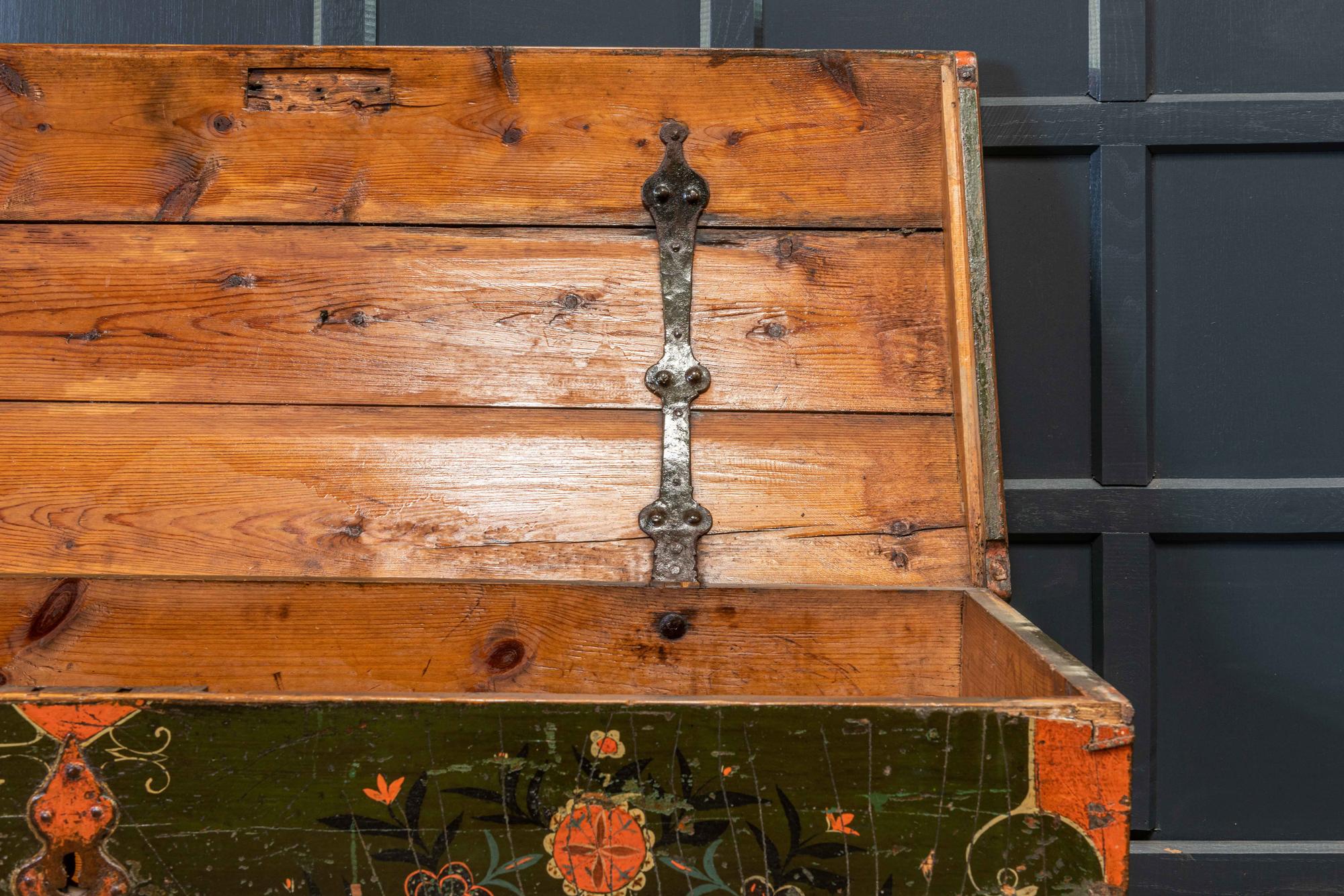 Arcón matrimonial/de dote sueco de principios del siglo XIX en venta 6