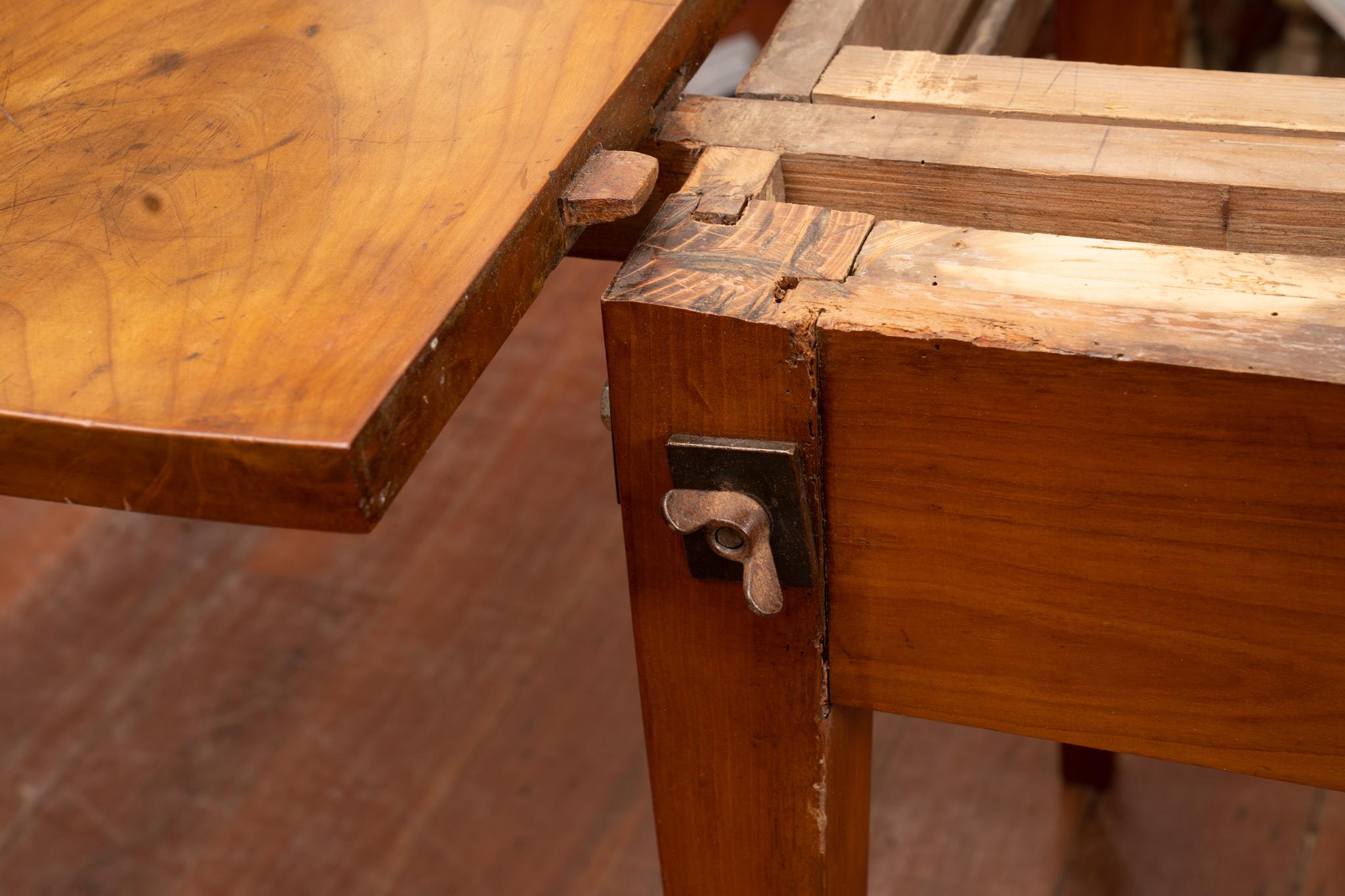 Italian Early 19th Century Walnut Directoire Dining Table