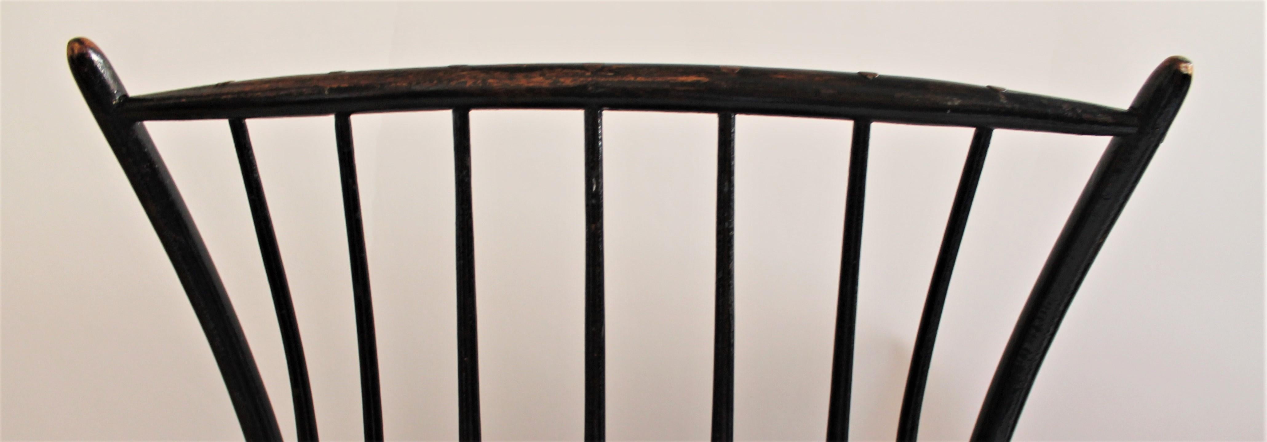 Sedia Windsor dei primi del XIX secolo con vernice nera originale in vendita 4