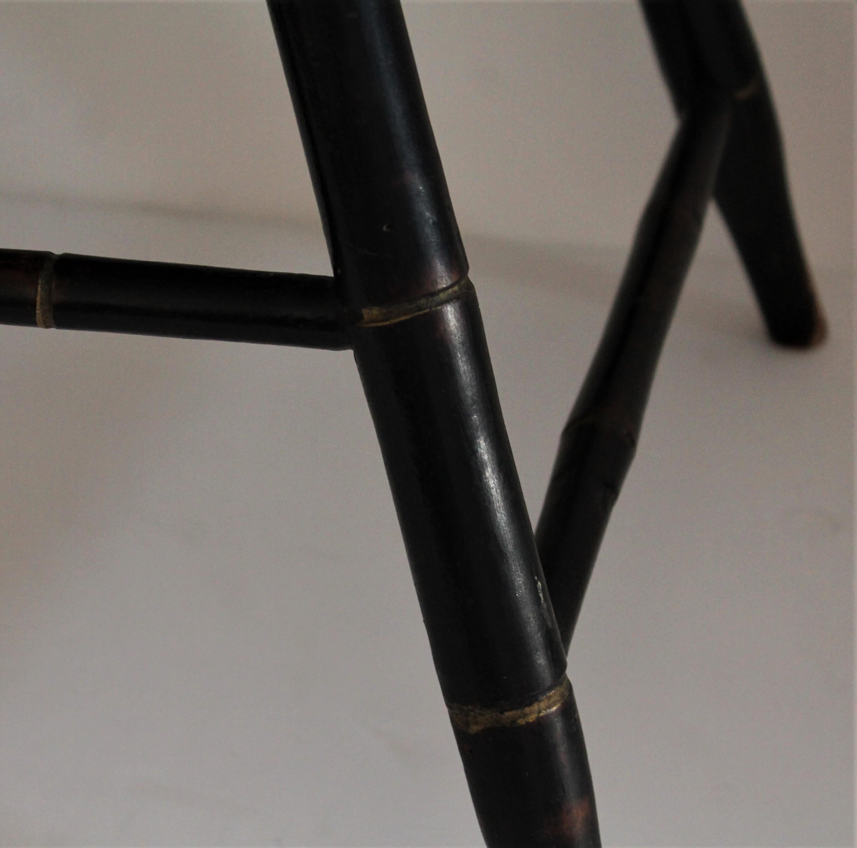 Early 19th Century Windsor Chair in Original Black Paint For Sale 5