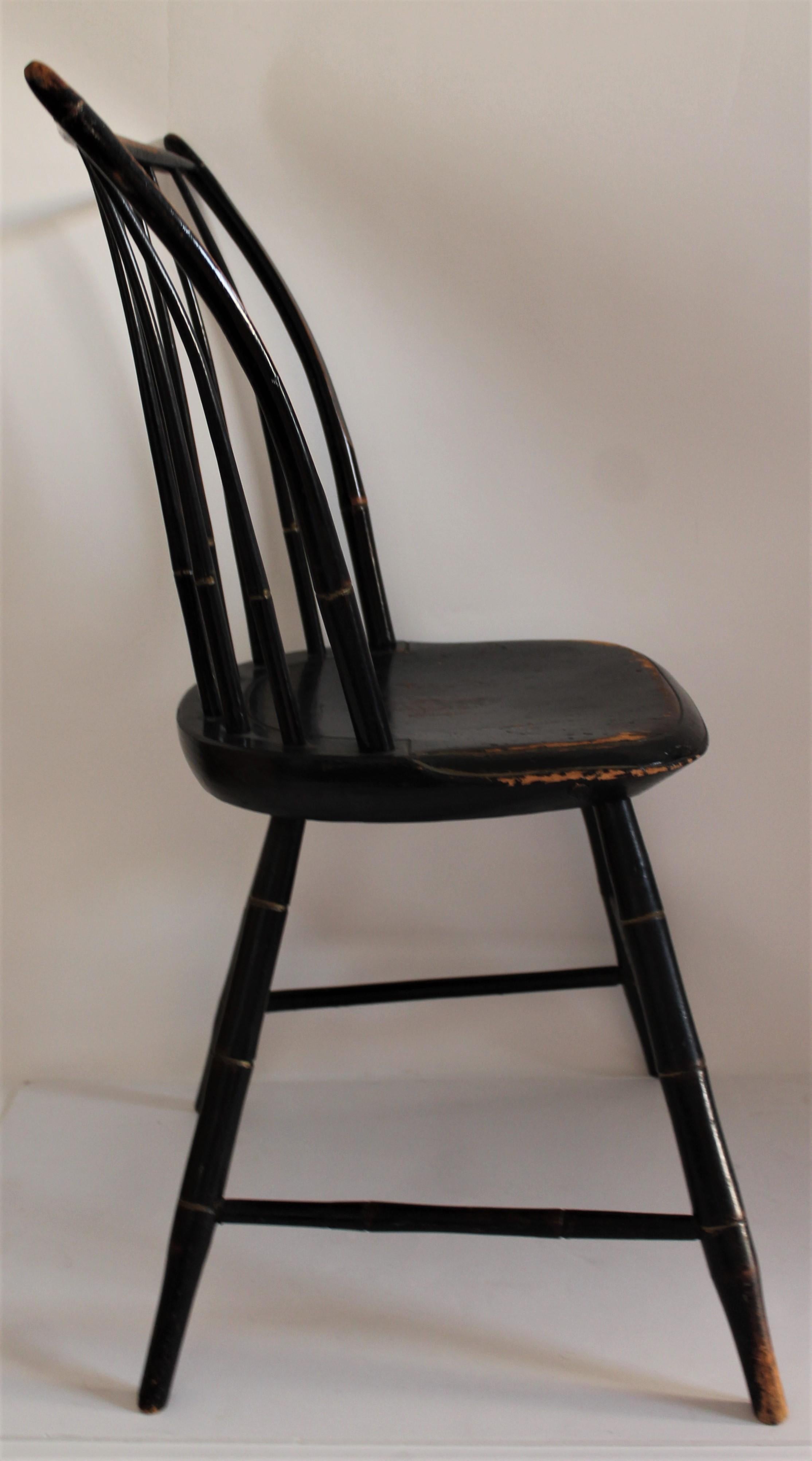 Early 19th Century Windsor Chair in Original Black Paint For Sale 7