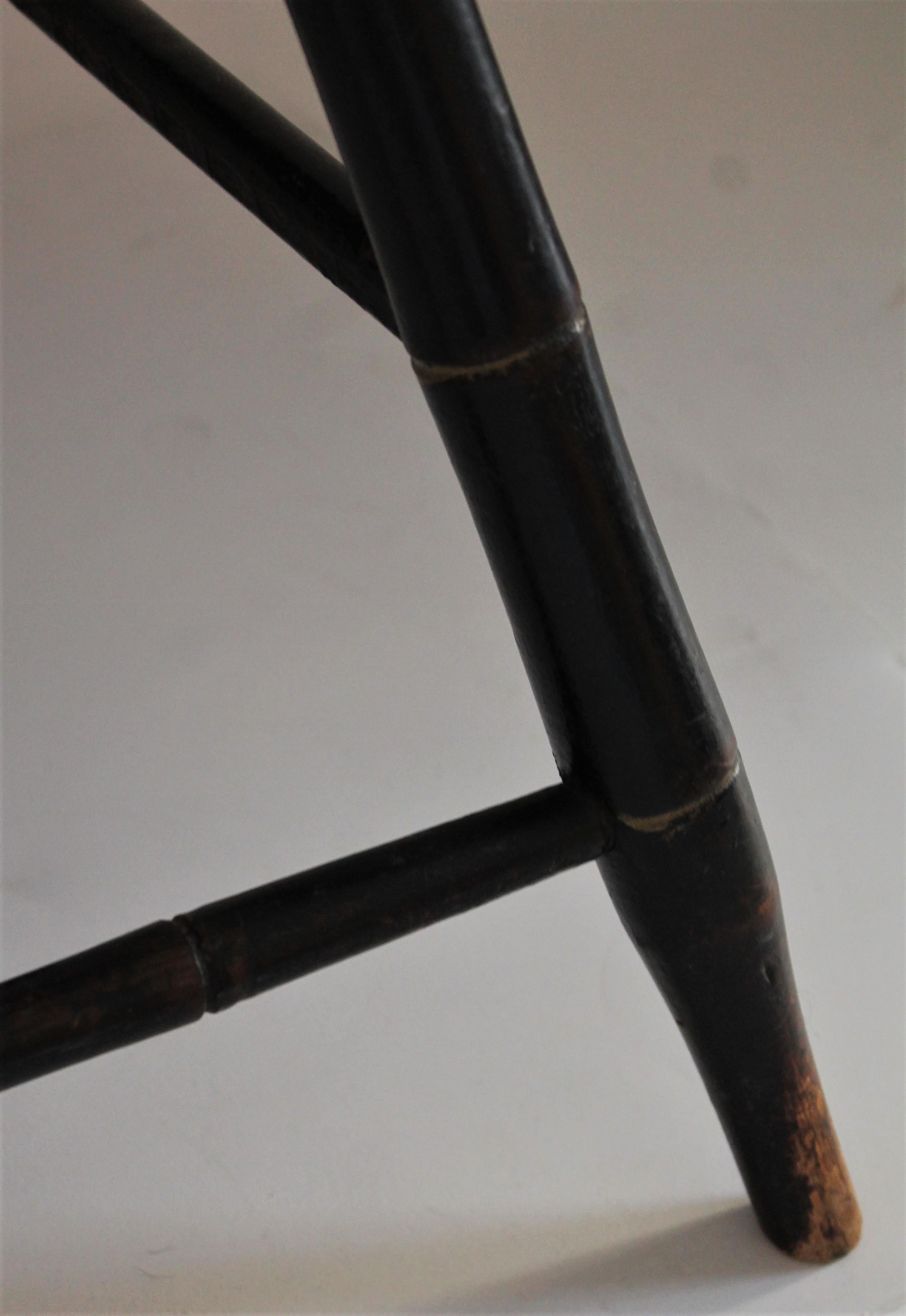 Early 19th Century Windsor Chair in Original Black Paint For Sale 2