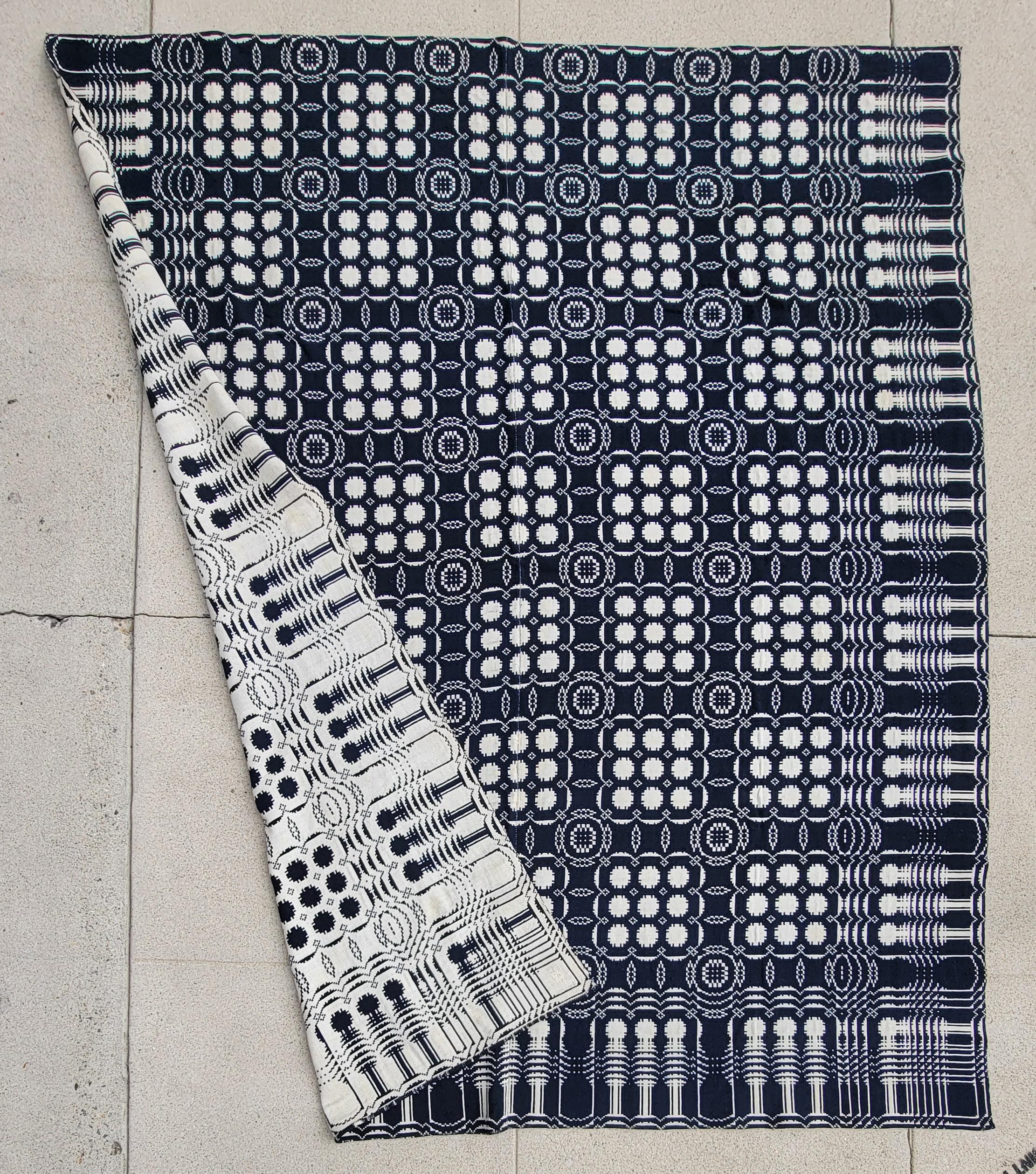 Début du 19ème siècle, couvre-lit double tissé en indigo et blanc en vente 2