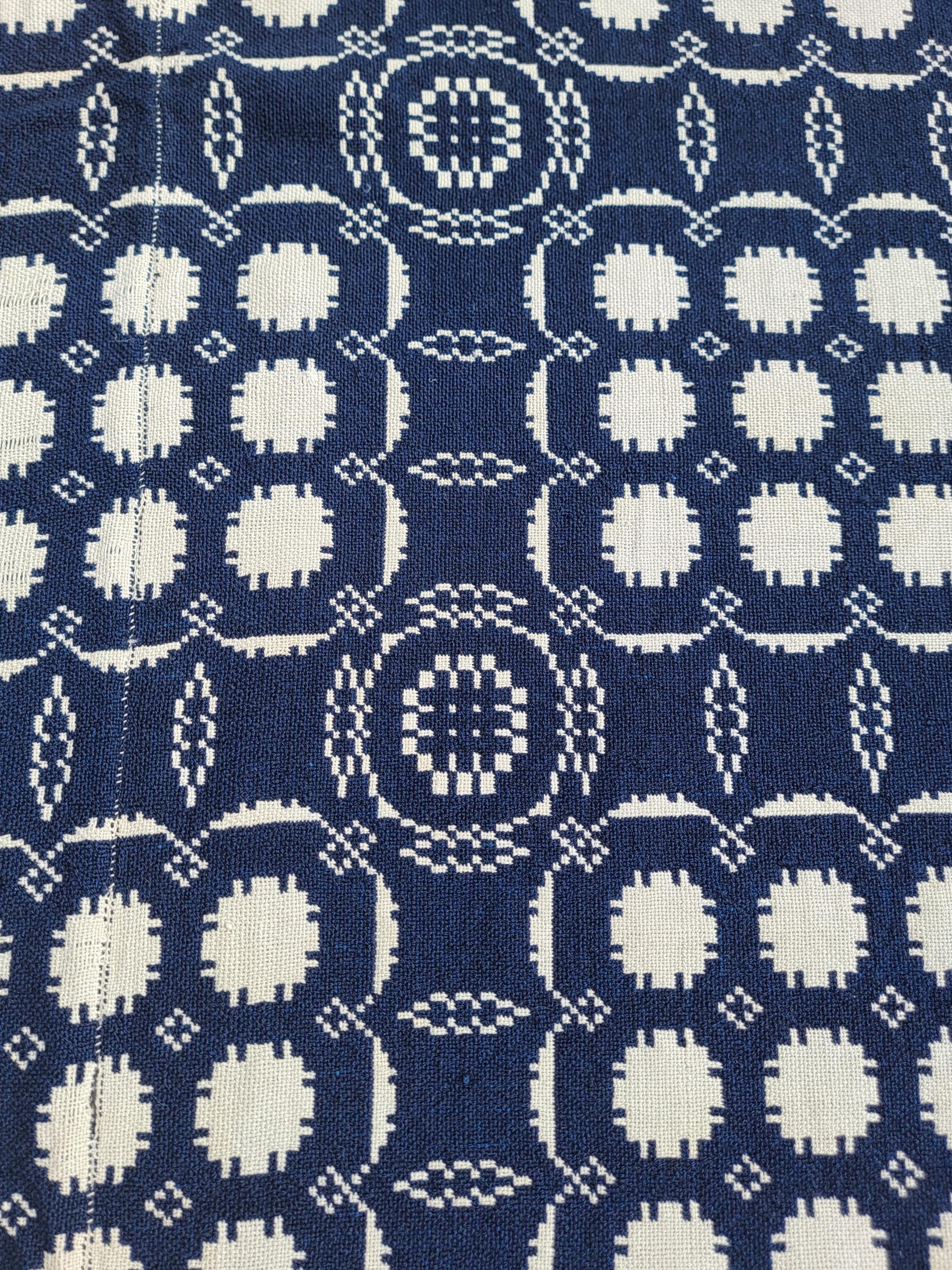 Fait main Début du 19ème siècle, couvre-lit double tissé en indigo et blanc en vente