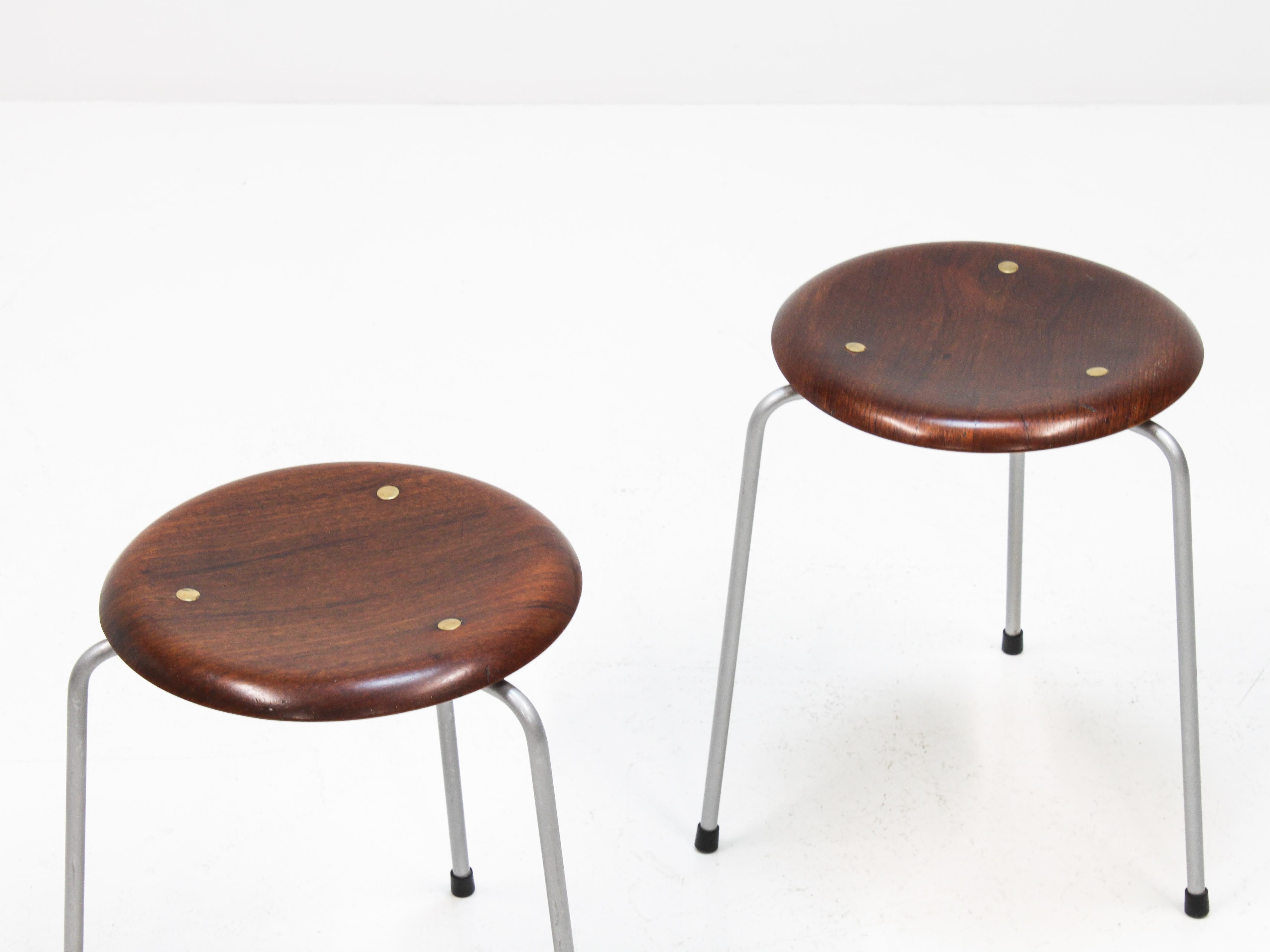 arne jacobsen dot stool