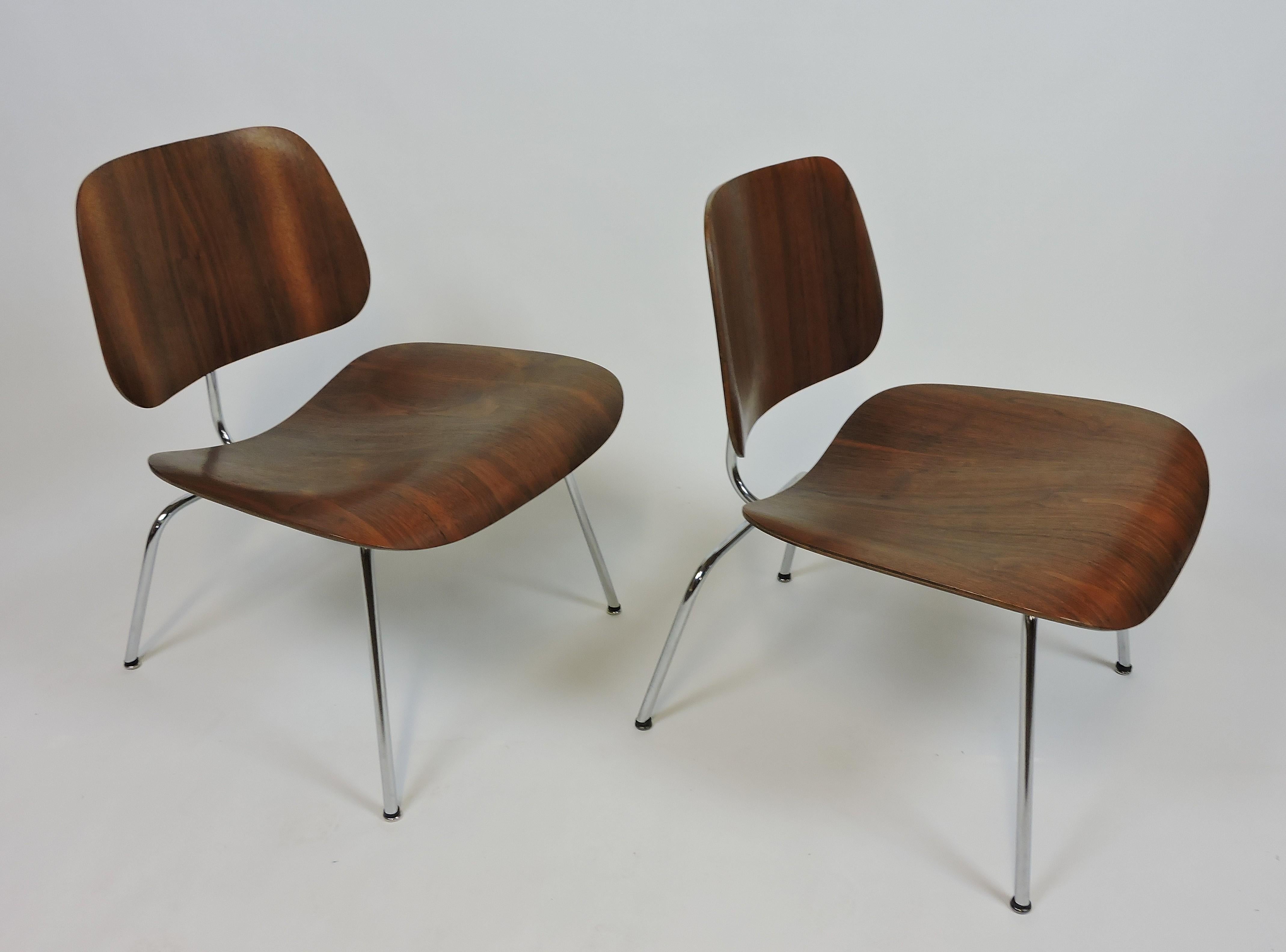 Frühe Erstausgabe des Eames Walnut LCM Chair für Evans (Stahl) im Angebot