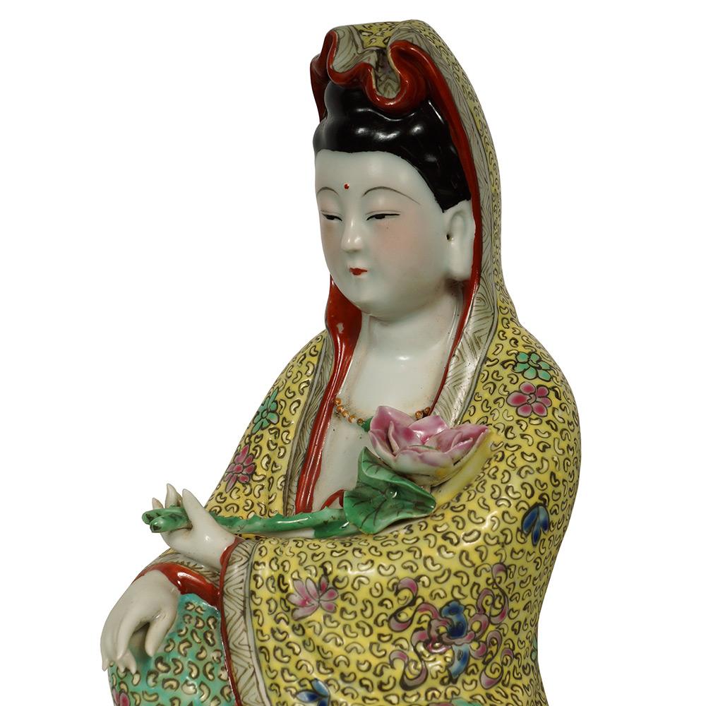 Early 20 Century Chinese Famille-Rose Porcelain Kwan Yin Statuary In Good Condition In Pomona, CA
