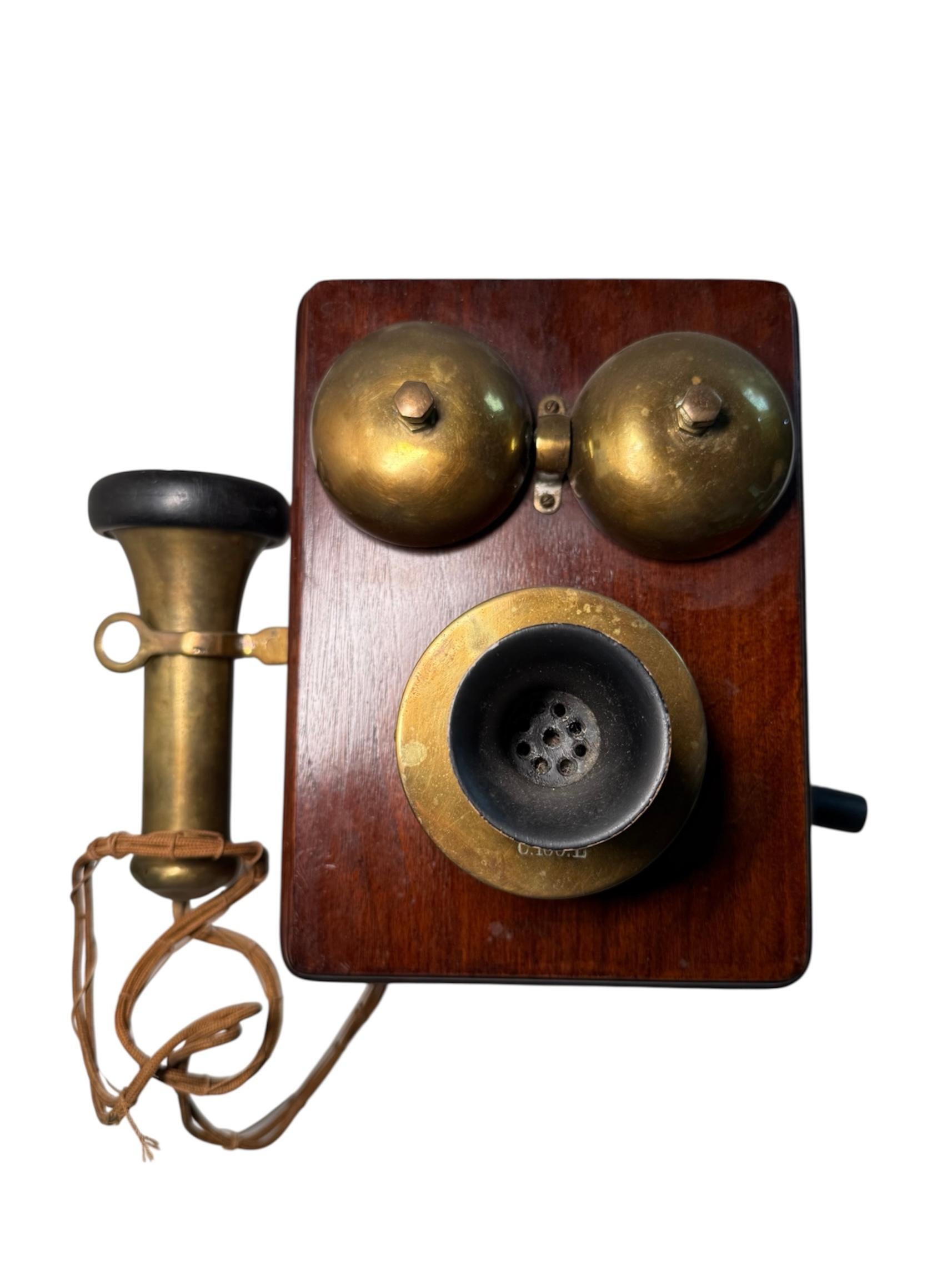 XX secolo Telefono da parete in legno dei primi del '900 in vendita
