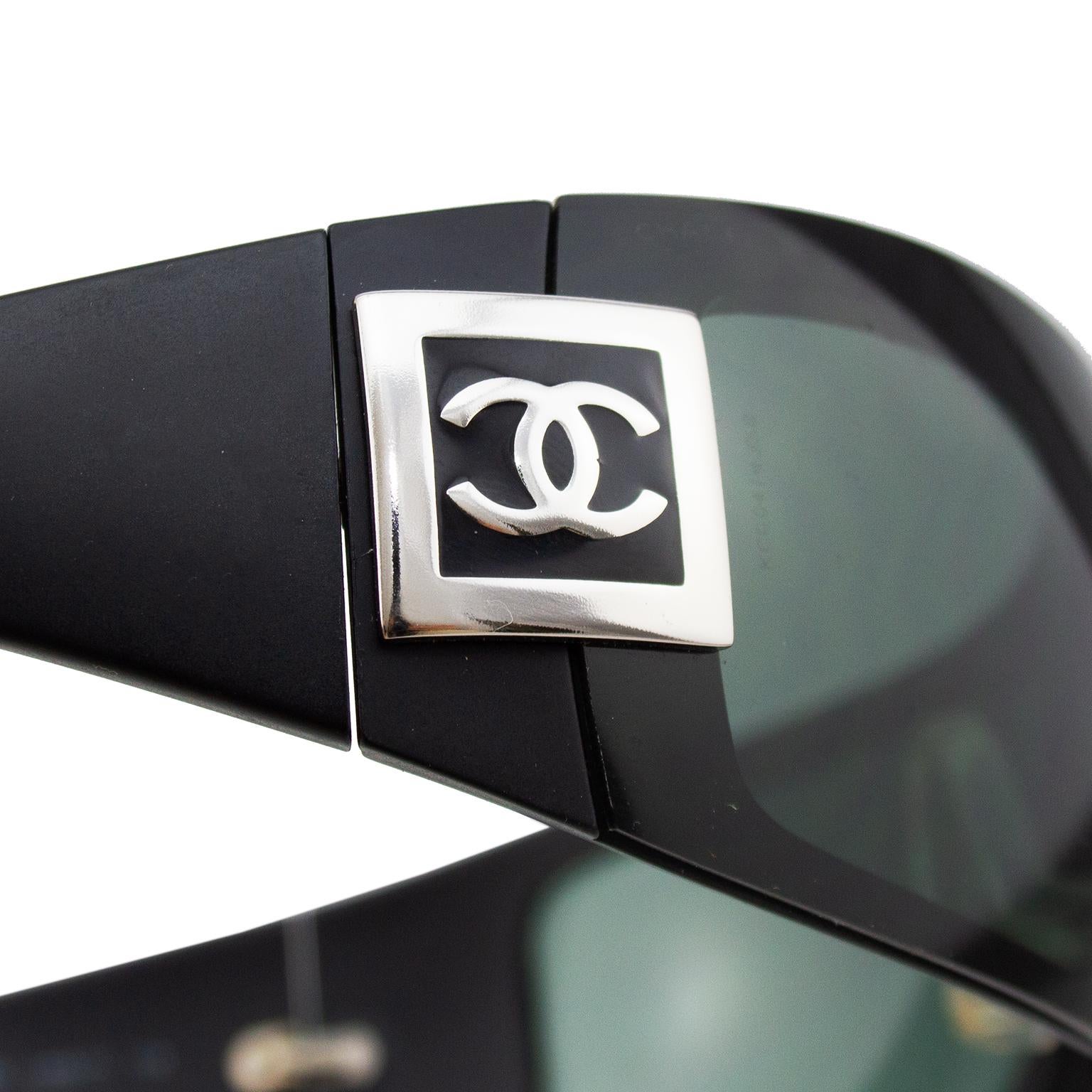 Geplooid voorspelling overal Early 2000 Chanel Black Wrap Around Sunglasses at 1stDibs | chanel wrap  around sunglasses