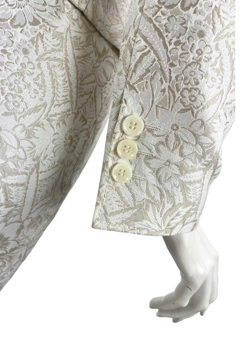 Early 2000-s Vintage Dolce & Gabbana White Gold Floral Jacquard Skirt Suit   For Sale 2