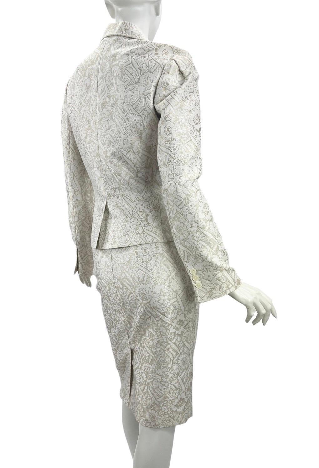 Early 2000-s Vintage Dolce & Gabbana White Gold Floral Jacquard Skirt Suit   For Sale 3