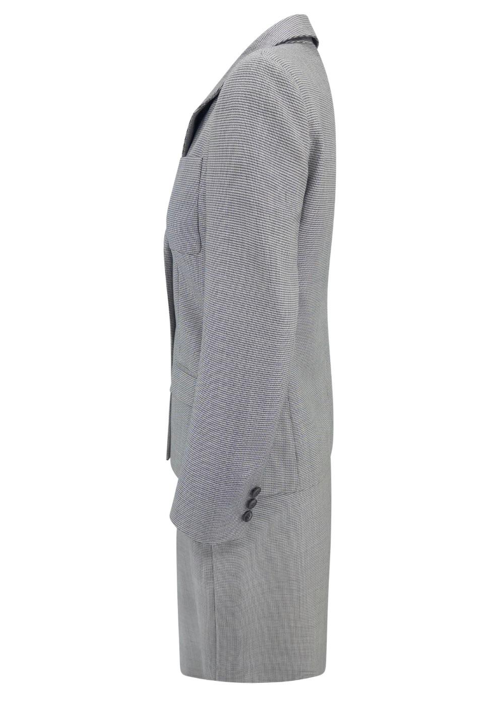 Traje con minifalda de doble botonadura de lana y mohair gris Calvin Klein de principios de la década de 2000 Gris en venta