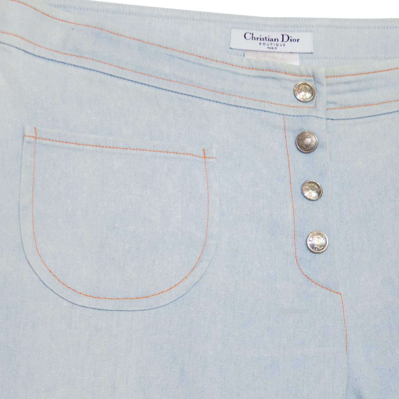Christian Dior Hellwaschen-Metallic Jeans aus den frühen 2000er Jahren  (Grau) im Angebot