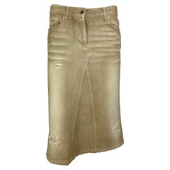Anfang 2000er Dolce & Gabbana Beige Distressed Denim Mid-Length-Rock aus Denim im Used-Look