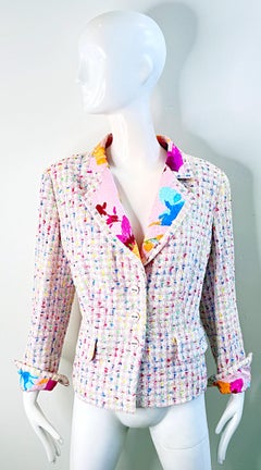Début des années 2000 : veste blazer Escada, taille 12, en tweed rose multicolore à motifs floraux, doublée de soie