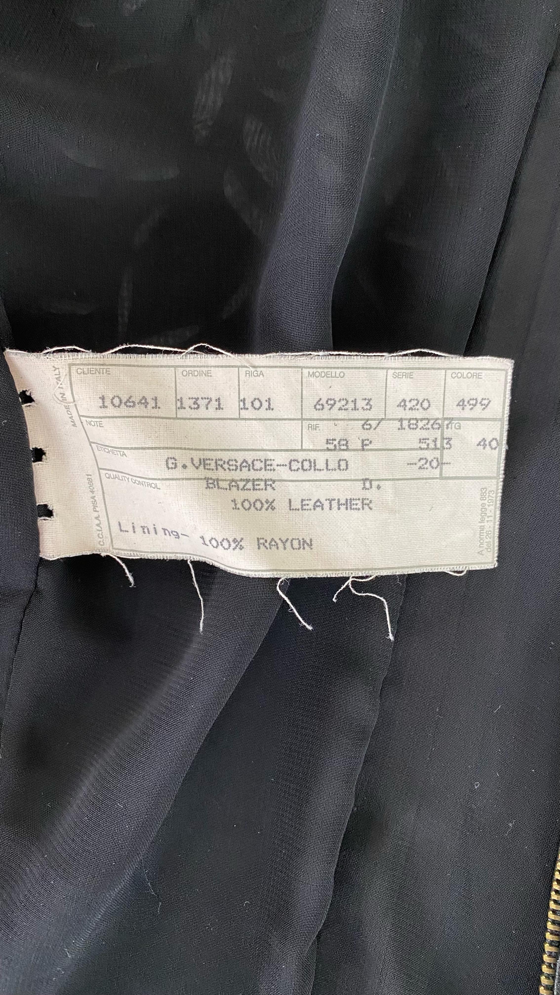 Gianni Versace by Donatella Chaqueta de piel de Medusa con recorte floral de principios de la década de 2000 en venta 1