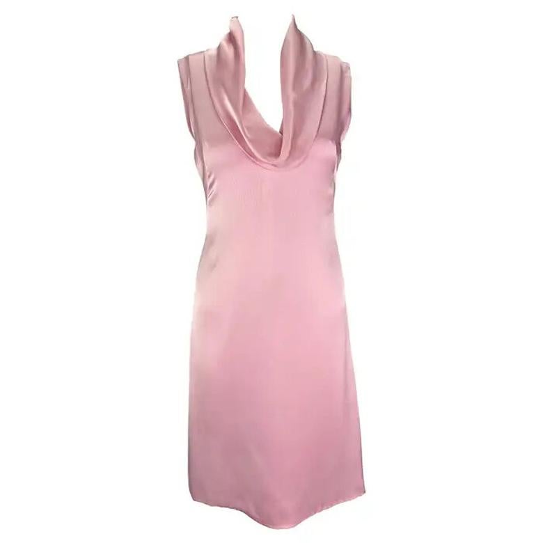 Mini abito a collo alto in seta rosa chiaro dei primi anni 2000 di Donatella Versace for Gianni Versace