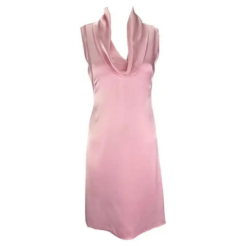 Mini robe à col bénitier en soie rose clair Gianni Versace par Donatella, début des années 2000
