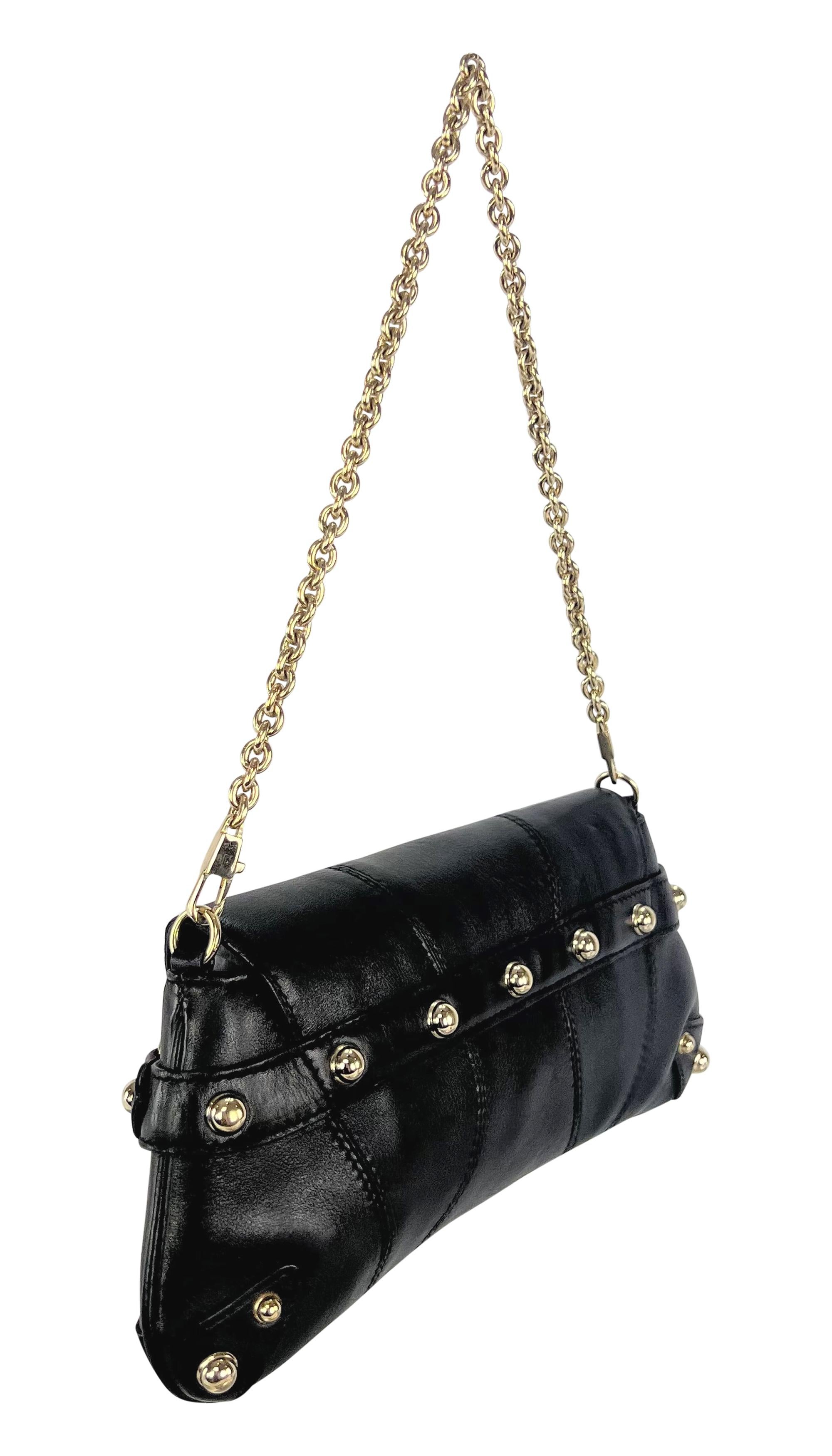 2000s Gucci by Tom Ford Horsebit Convertible Chain Clutch Leather Medium Bag In Good Condition In West Hollywood, CA