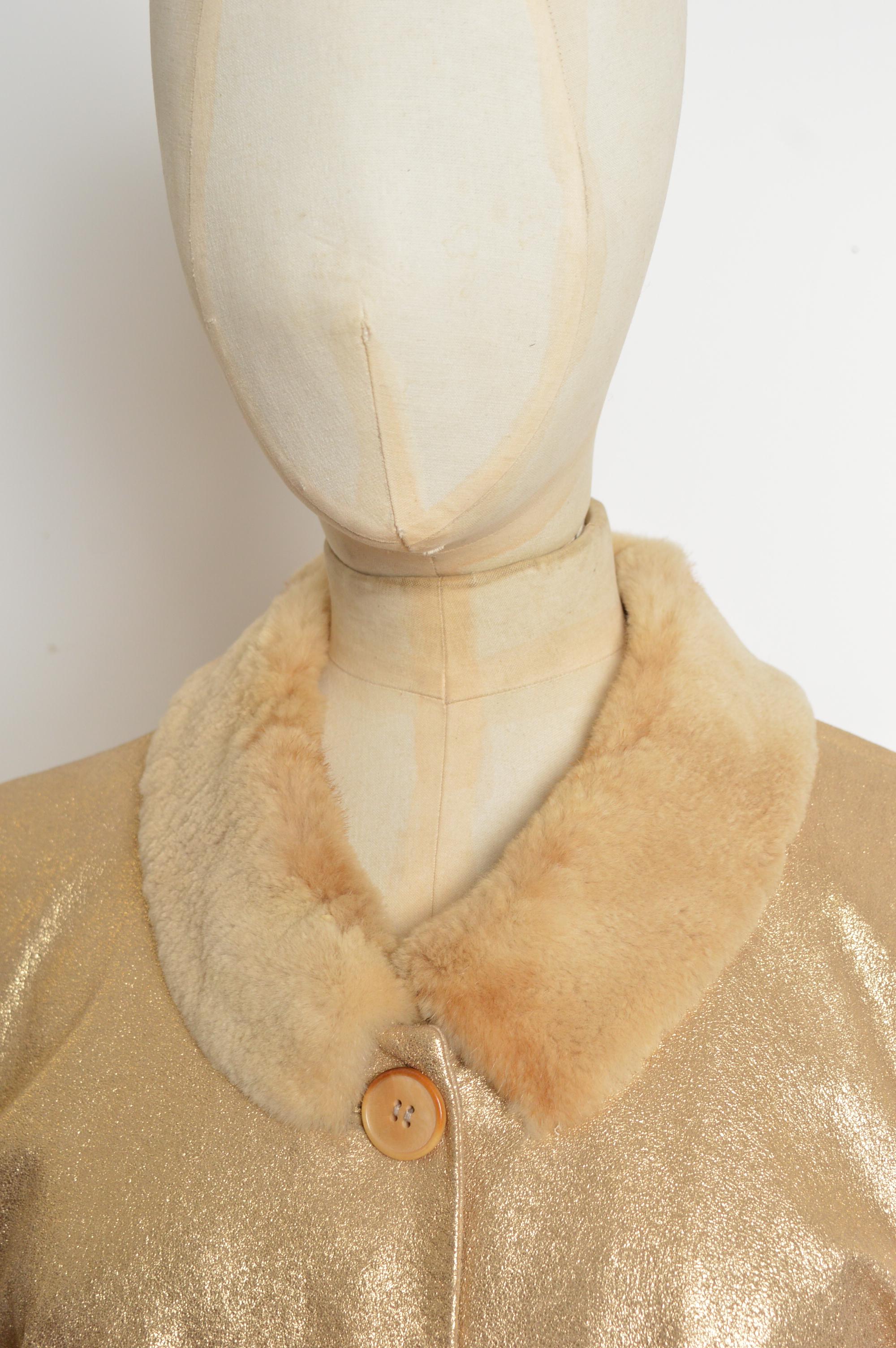 Donna John Galliano, colletto in visone, pelle e lana d'oro, cappotto principesco dei primi anni 2000. in vendita