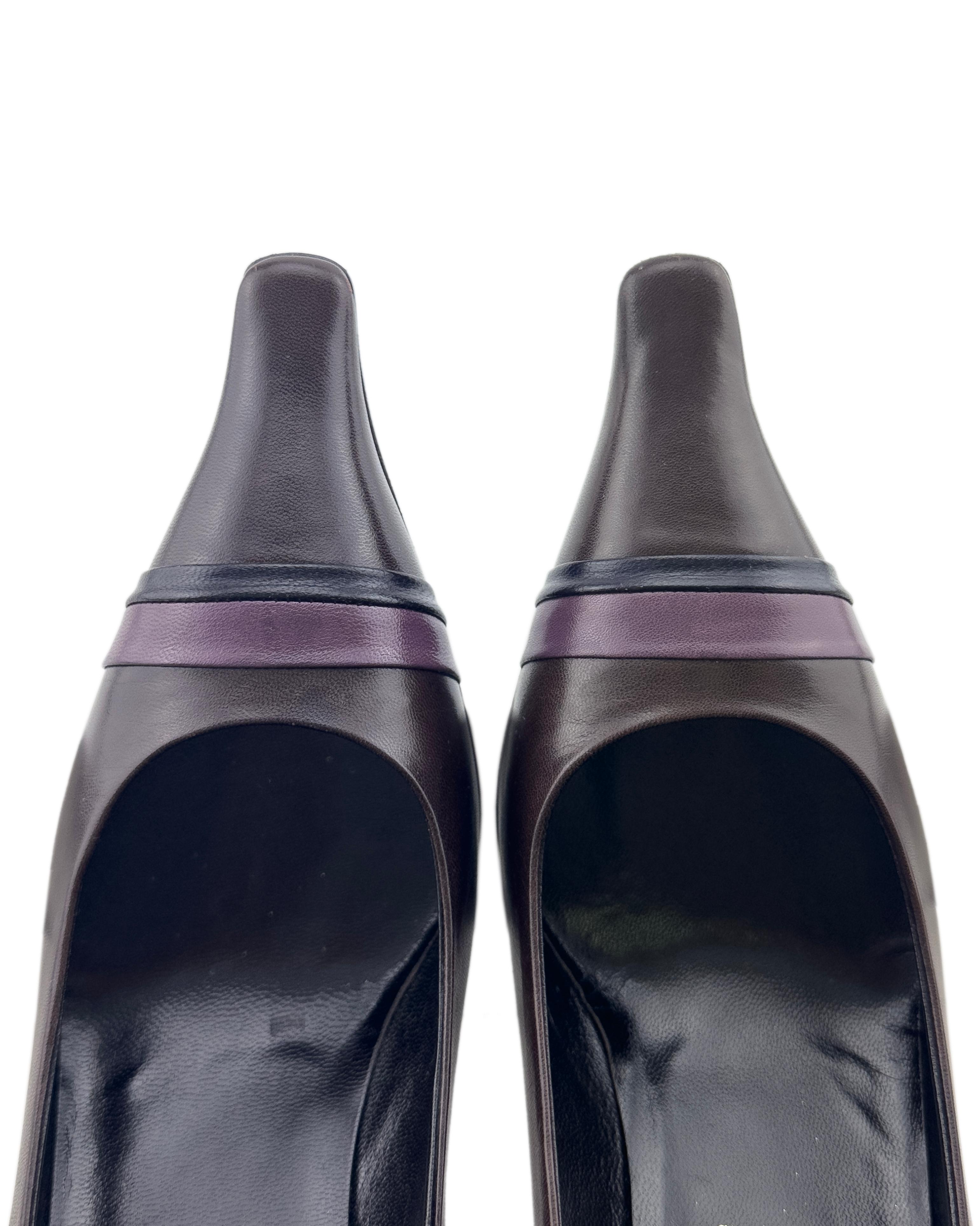 Women's Early 2000s Prada Brown and Purple Leather Pumps For Sale
