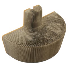 Silla acordeón de material reciclado Chishen Chiu "Amor flexible" de principios de la década de 2000