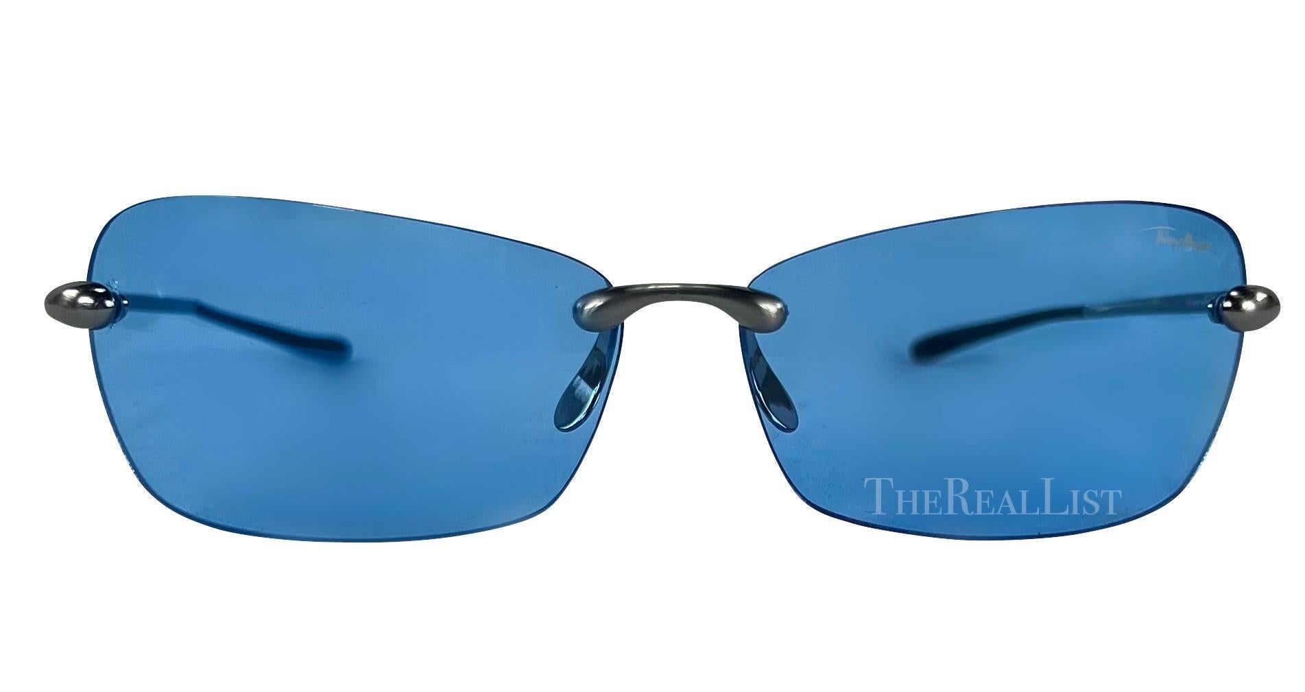 Début des années 2000 - Lunettes de soleil Thierry Mugler bleues, rectangulaires et sans monture  Bon état - En vente à West Hollywood, CA