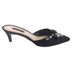 Début 2010 Louis Vuitton Mules à bout pointu en satin noir Jewell Menara