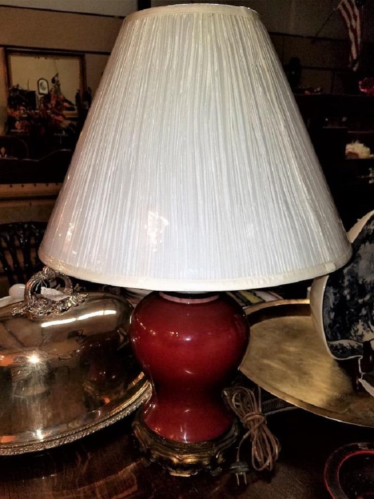 American Dedham Style Pottery Sang de Boeuf & Gilt Bronze Table Lamp For Sale 4