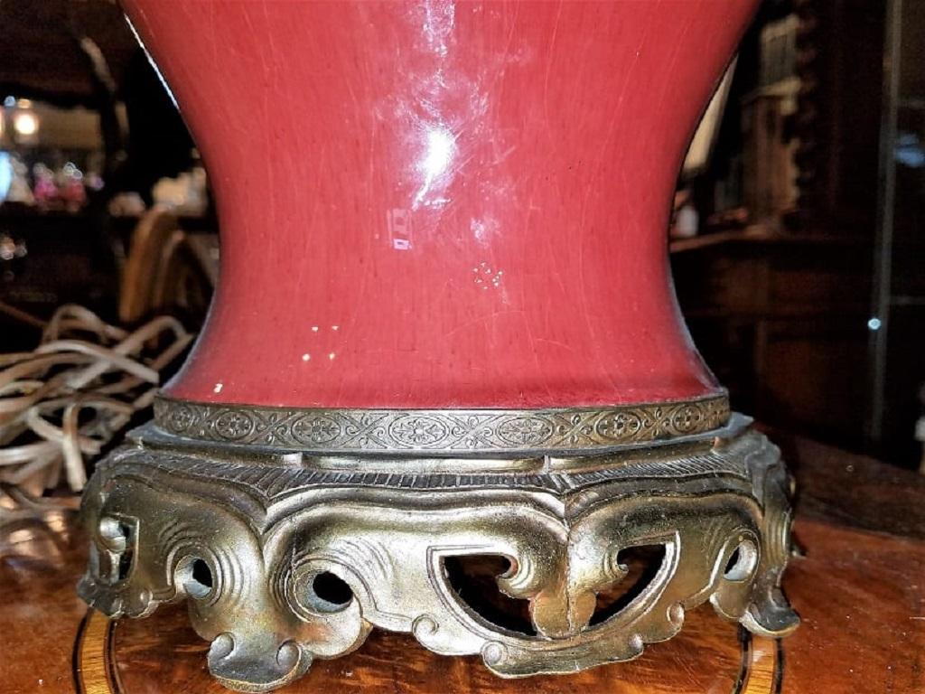Art Nouveau American Dedham Style Pottery Sang de Boeuf & Gilt Bronze Table Lamp For Sale
