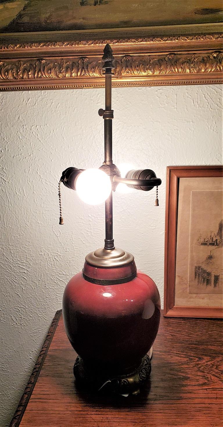 Amerikanische Sang de Boeuf-Tischlampe aus Keramik und vergoldeter Bronze im Dedham-Stil des frühen 20. Jahrhunderts im Angebot 12