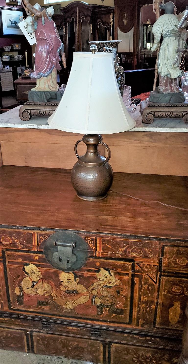Arts and Crafts Early 20th Century American Hand Beaten Copper Table Lamp For Sale