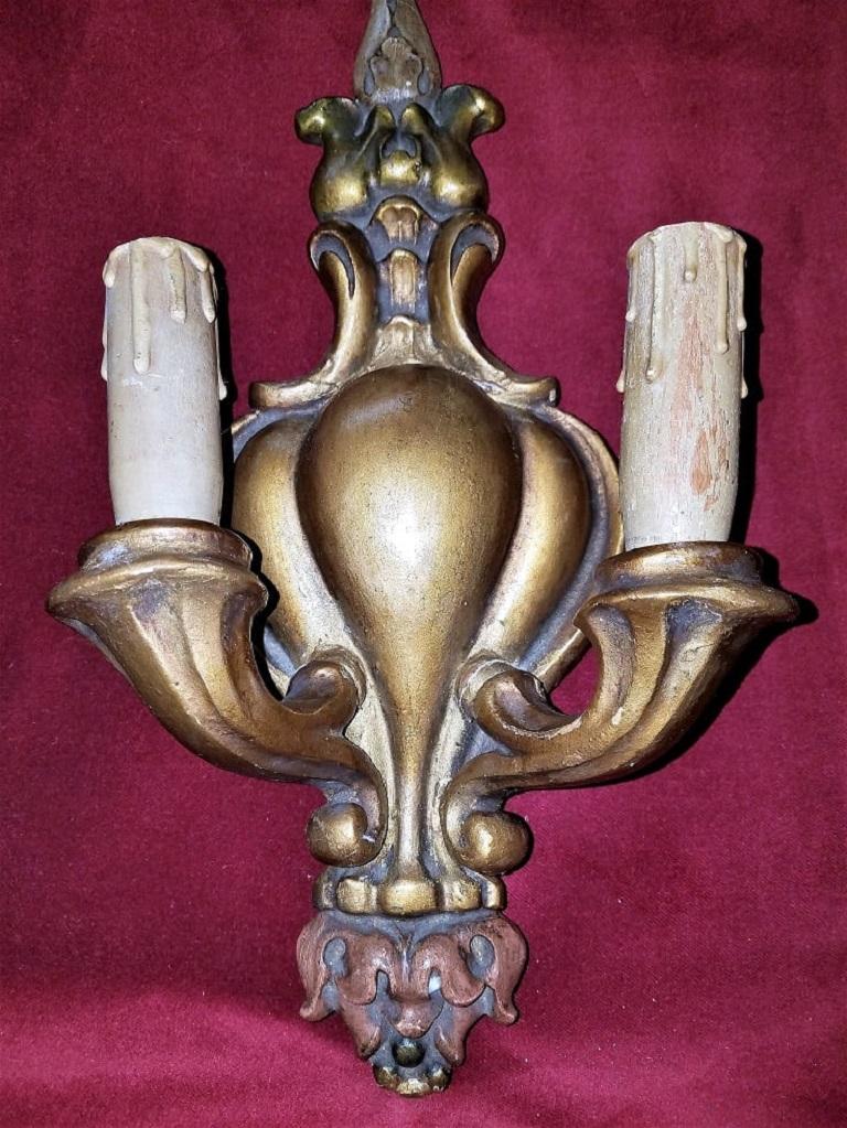 Art Nouveau Early 20th Century Carved and Gilded Wall Light Sconce by Thorvald Strom For Sale