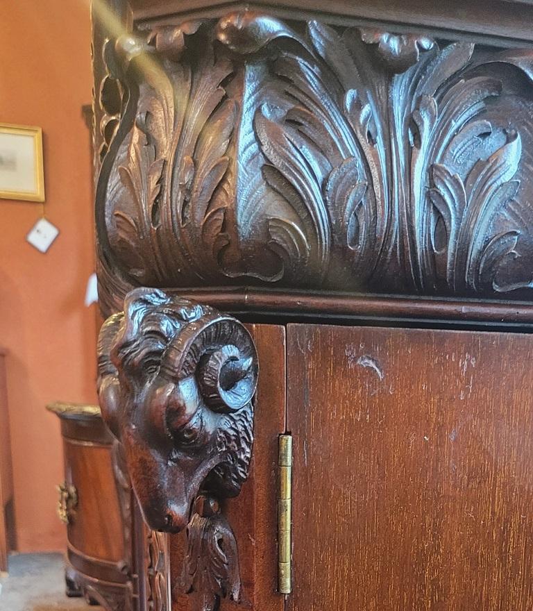 Early 20C Exceptional Chippendale Irish Georgian Style Sideboard by S Hille In Good Condition For Sale In Dallas, TX