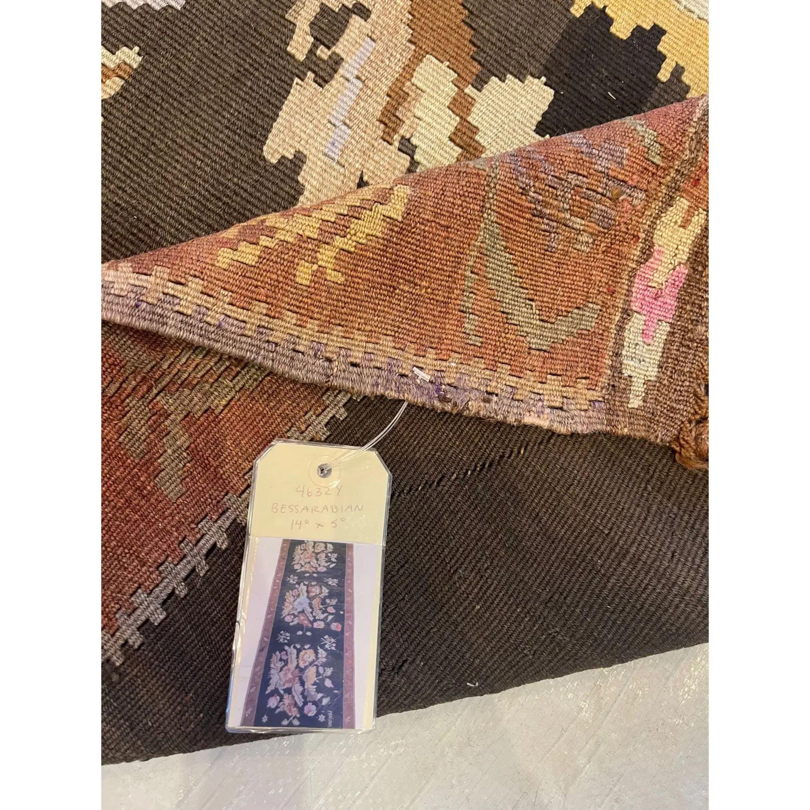 Early 20th Antique Floral Style Flat Weave Kilim Rug In Good Condition For Sale In Los Angeles, US
